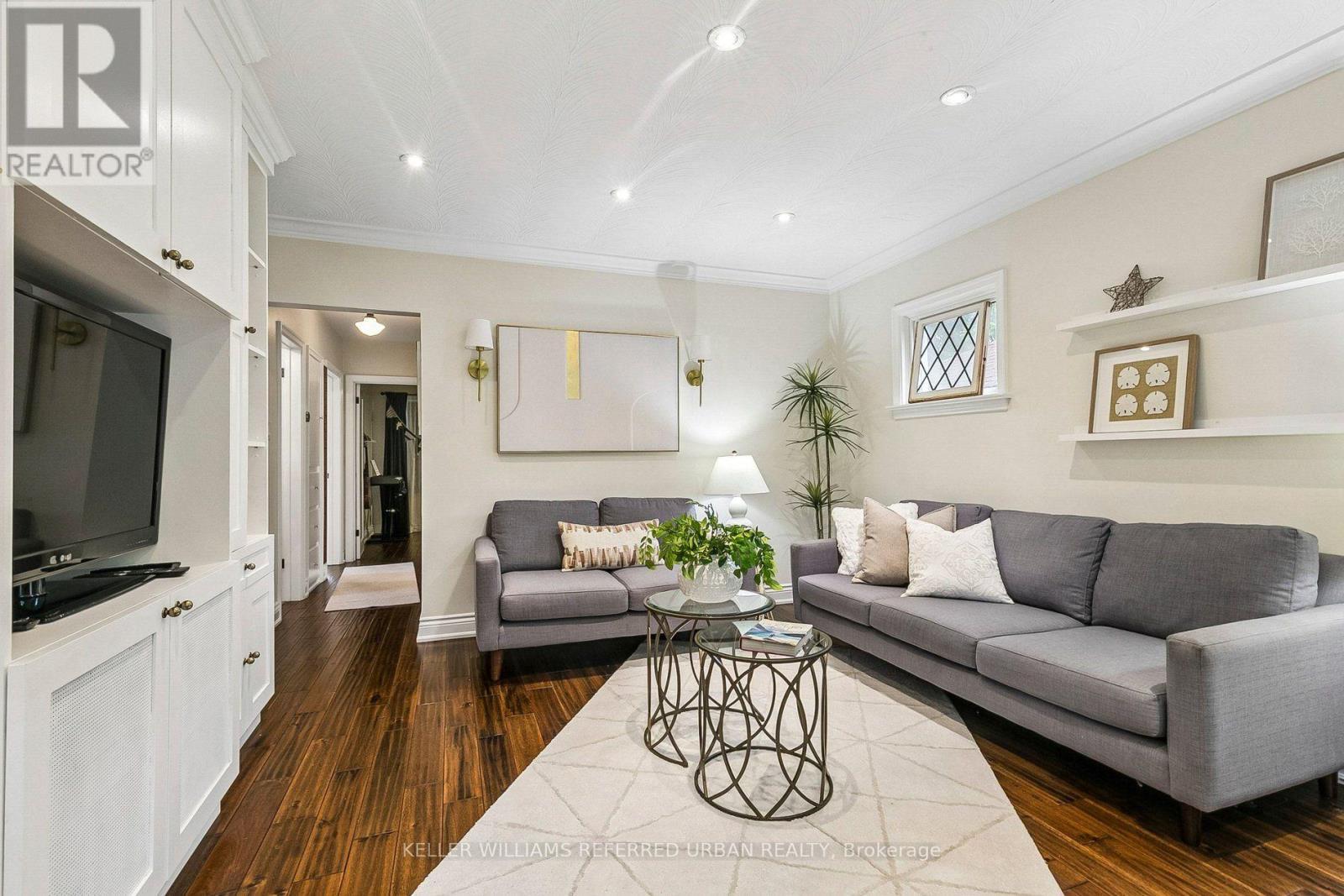 36 Vernadale Crescent, Toronto, ON - Indoor Photo Showing Living Room