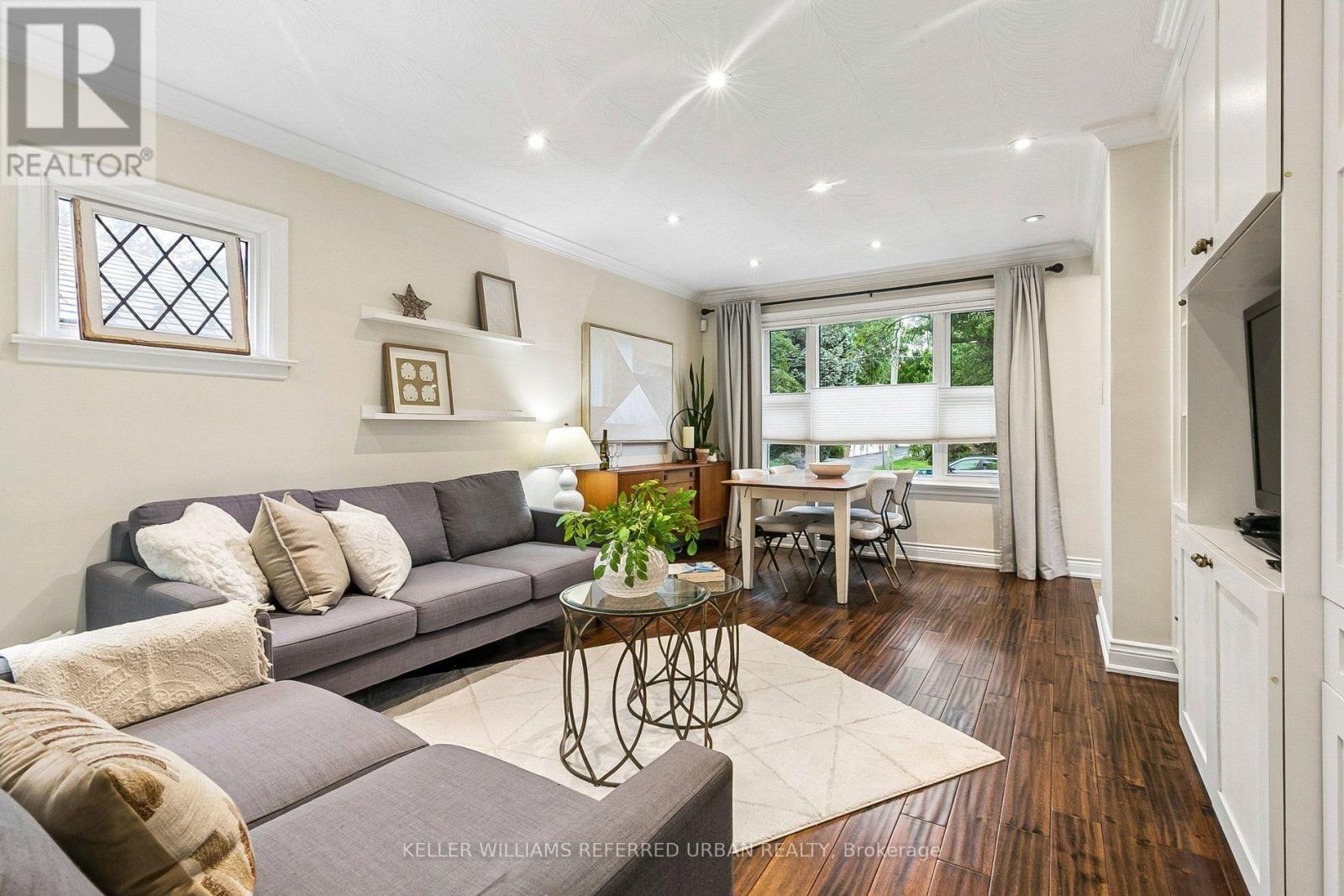 36 Vernadale Crescent, Toronto, ON - Indoor Photo Showing Living Room