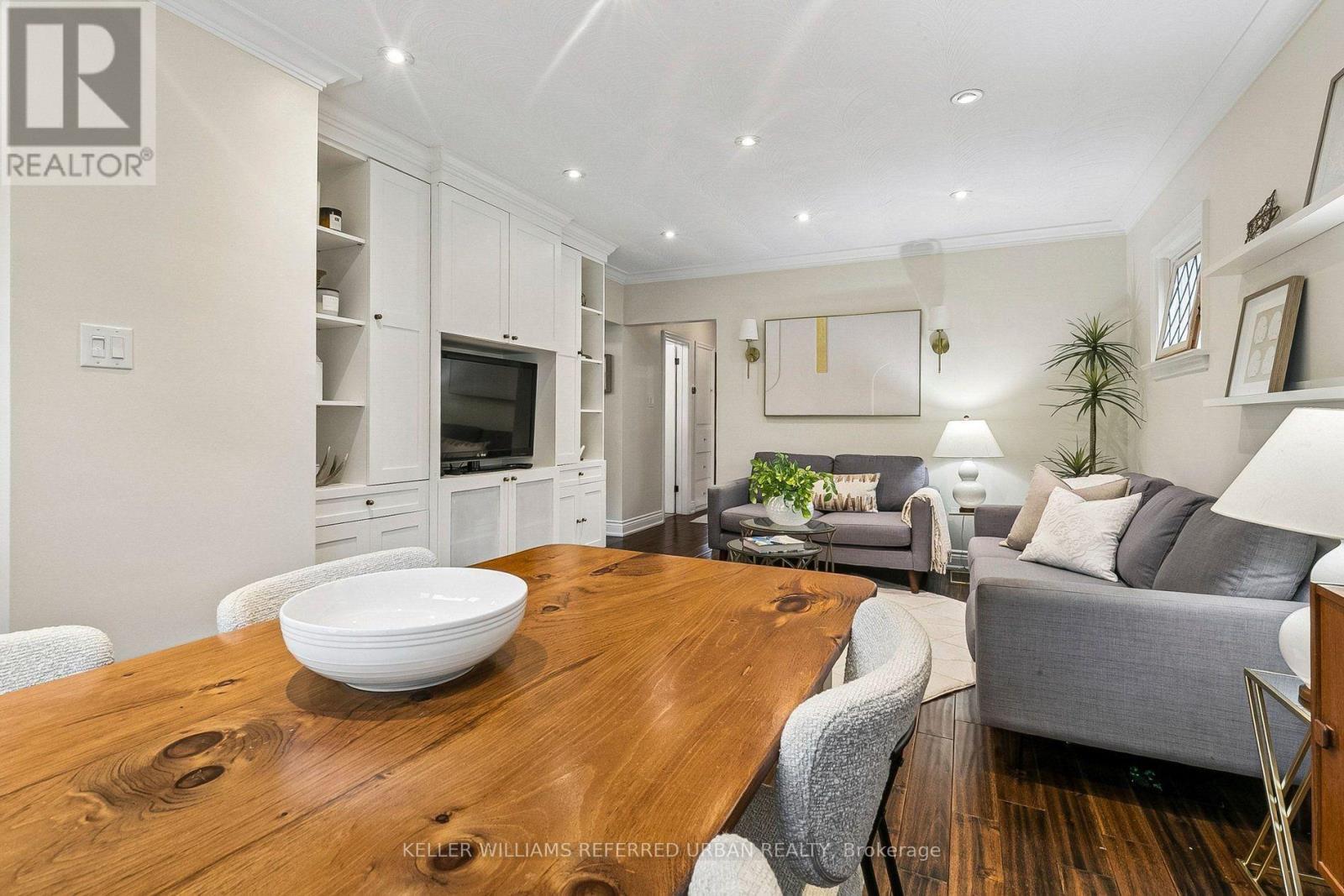 36 Vernadale Crescent, Toronto, ON - Indoor Photo Showing Living Room