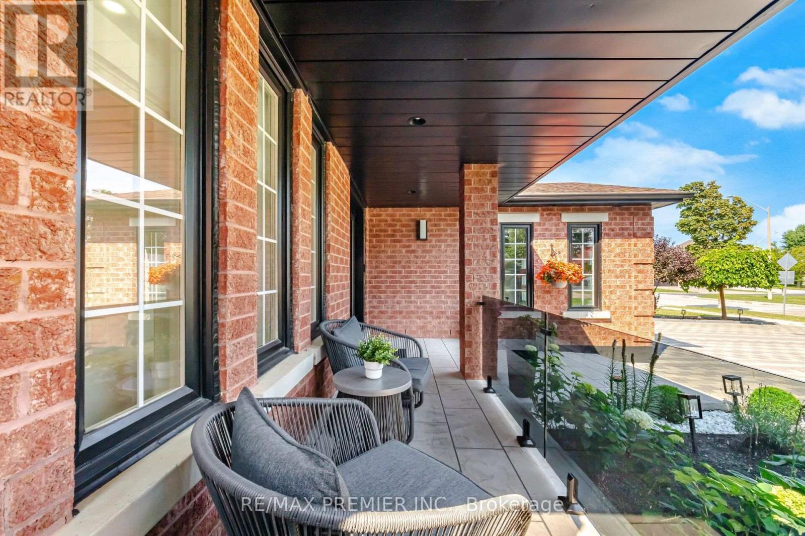 95 Hudson Drive, Vaughan, ON - Outdoor With Exterior