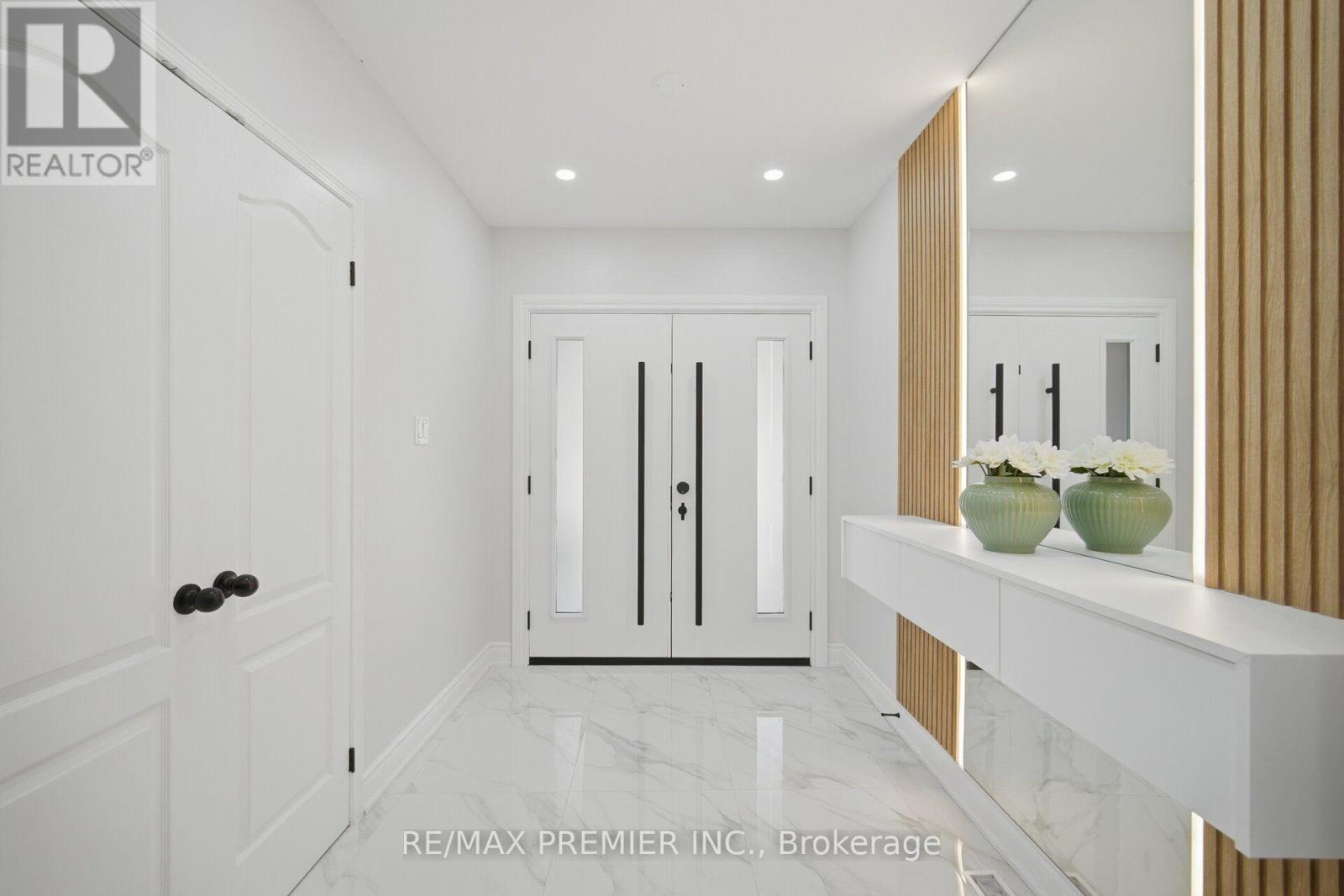 95 Hudson Drive, Vaughan, ON - Indoor Photo Showing Other Room