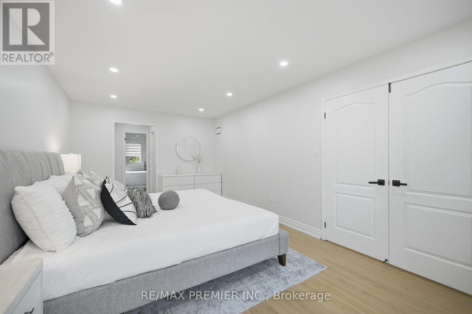 95 Hudson Drive, Vaughan, ON - Indoor Photo Showing Bedroom