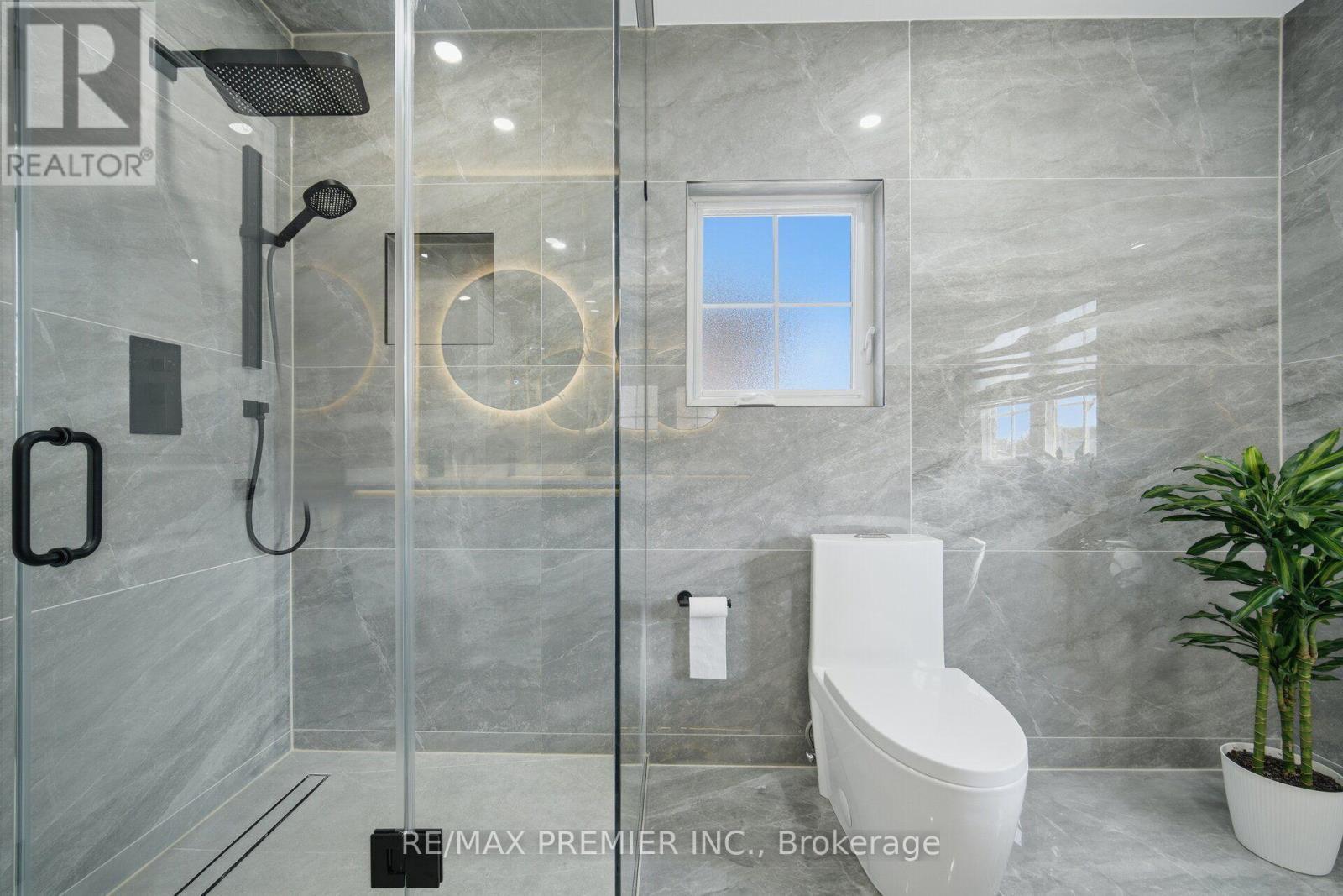 95 Hudson Drive, Vaughan, ON - Indoor Photo Showing Bathroom