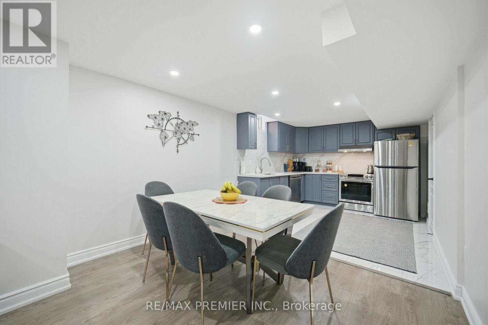 95 Hudson Drive, Vaughan, ON - Indoor Photo Showing Dining Room