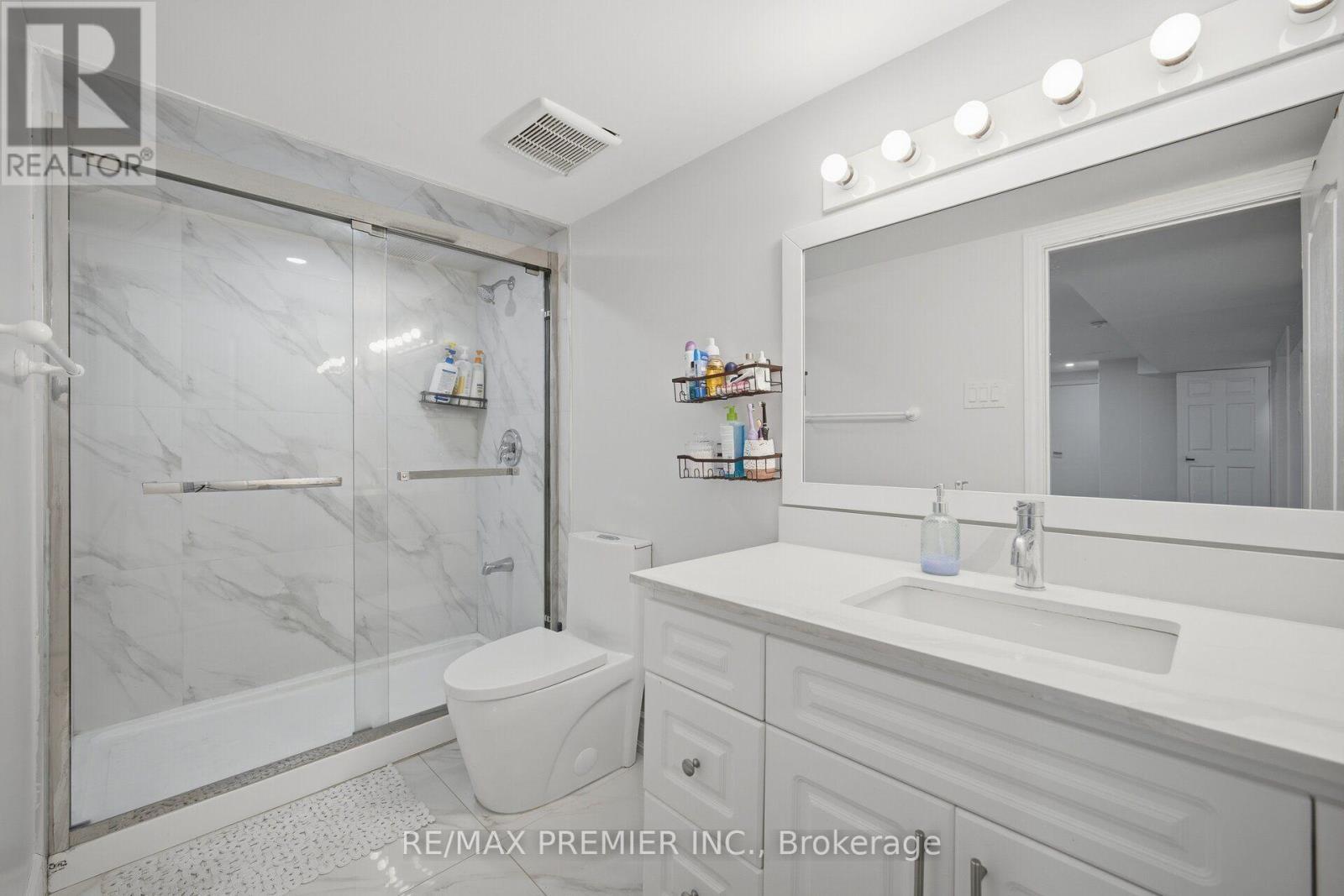 95 Hudson Drive, Vaughan, ON - Indoor Photo Showing Bathroom