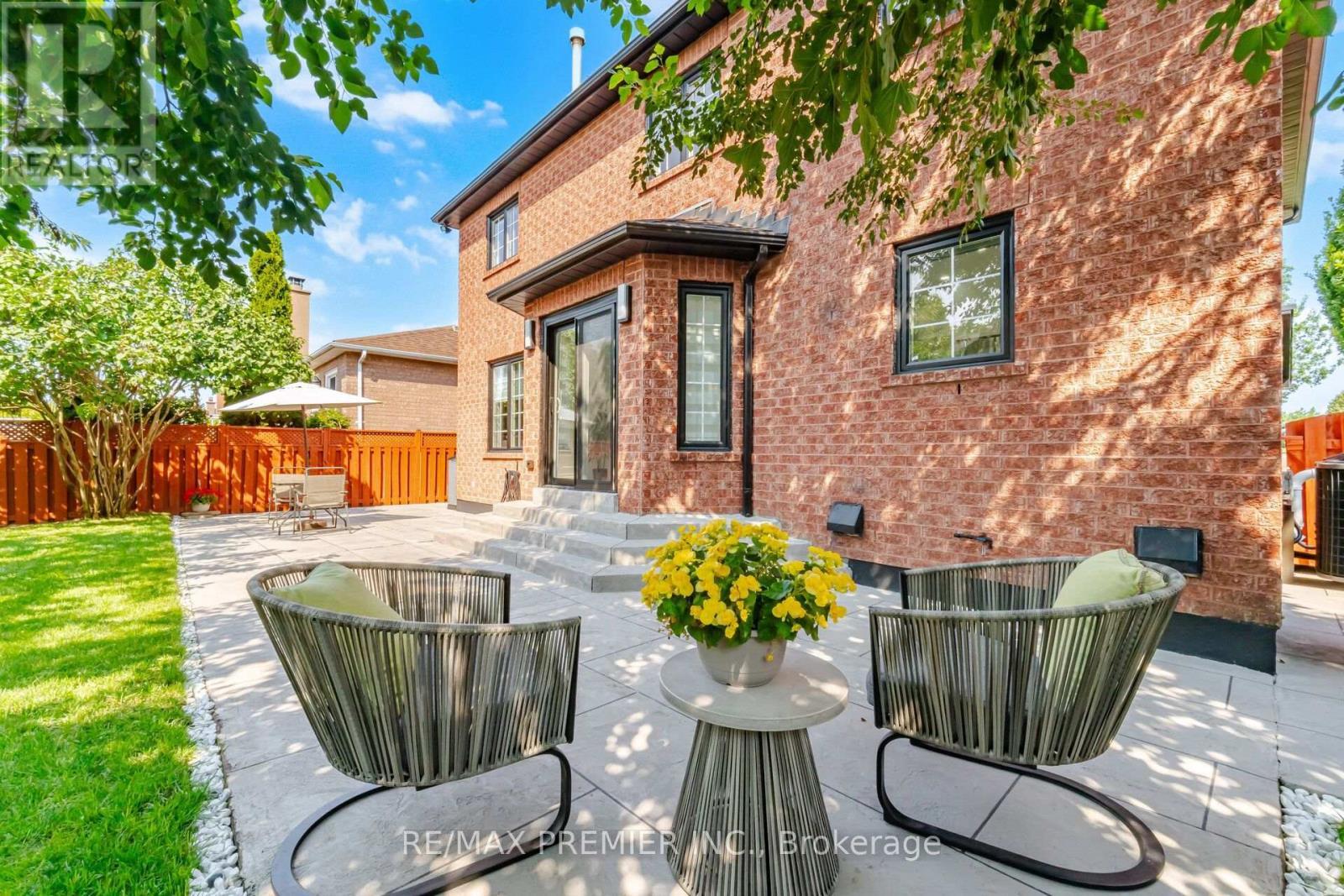 95 Hudson Drive, Vaughan, ON - Outdoor