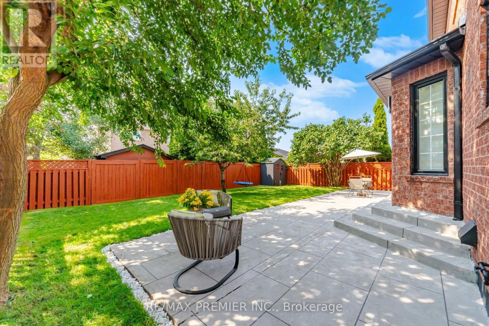 95 Hudson Drive, Vaughan, ON - Outdoor With Backyard