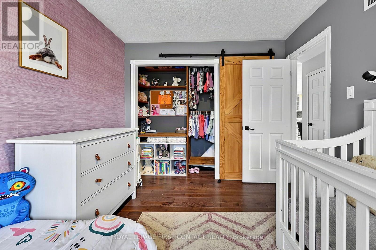 14 Hunter Court, Springwater, ON - Indoor Photo Showing Bedroom