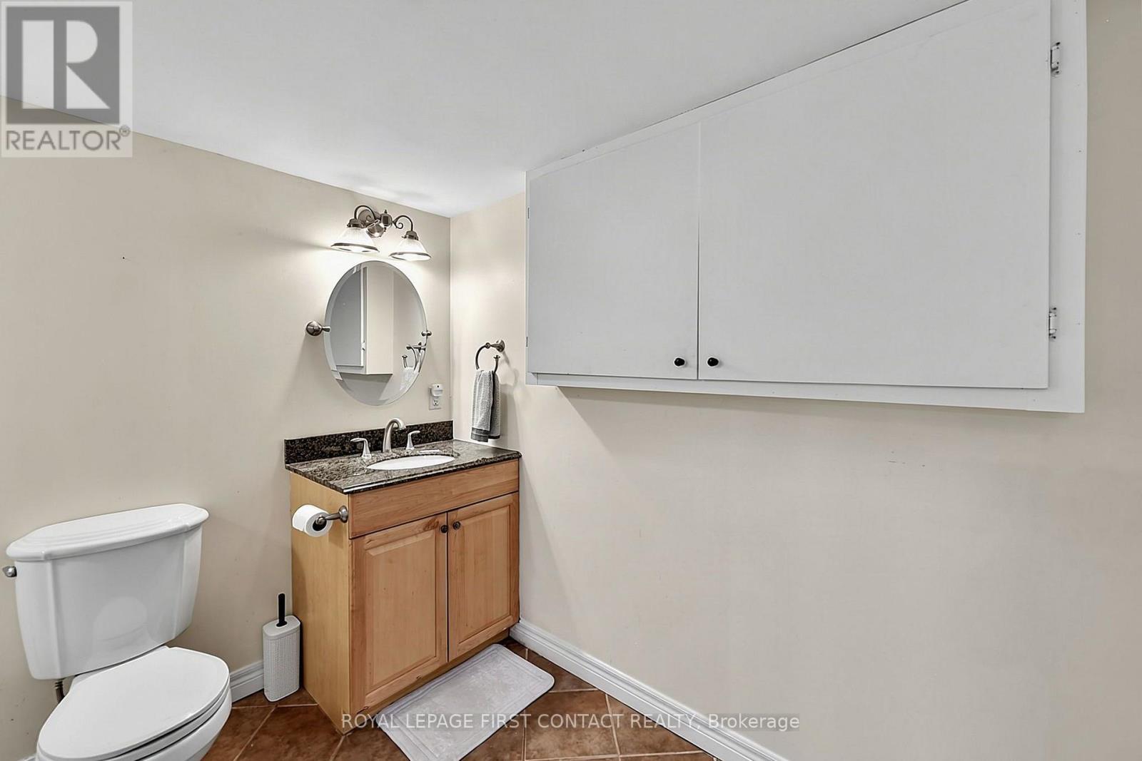 14 Hunter Court, Springwater, ON - Indoor Photo Showing Bathroom