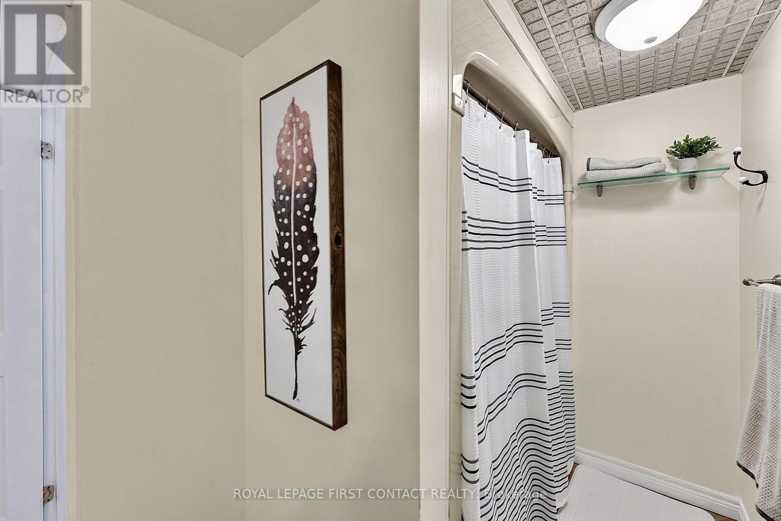 14 Hunter Court, Springwater, ON - Indoor Photo Showing Other Room