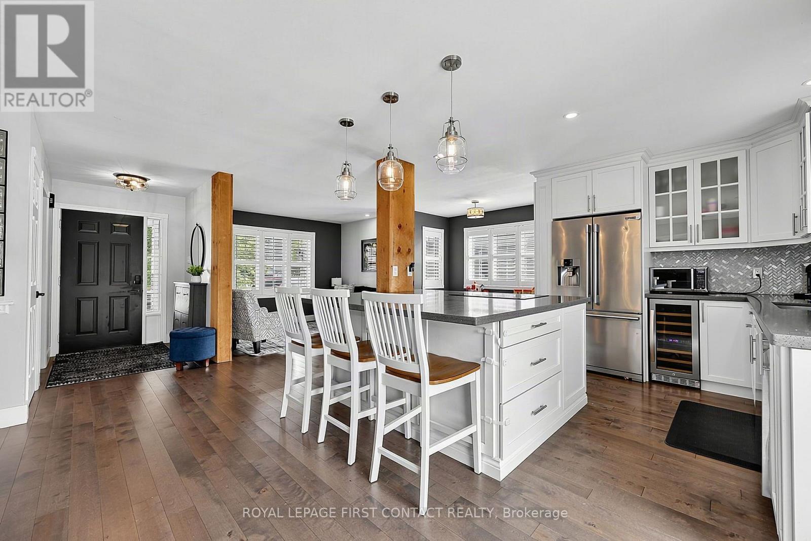 14 Hunter Court, Springwater, ON - Indoor Photo Showing Other Room