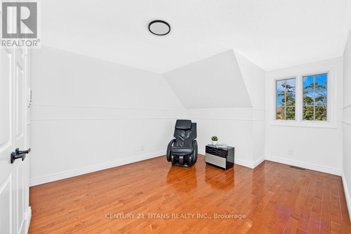 1692 Baymill Court, Mississauga, ON - Indoor Photo Showing Other Room