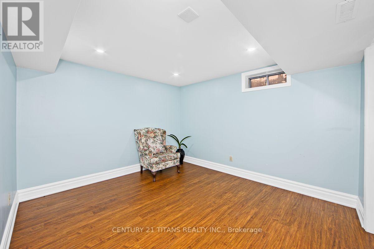 1692 Baymill Court, Mississauga, ON - Indoor Photo Showing Other Room