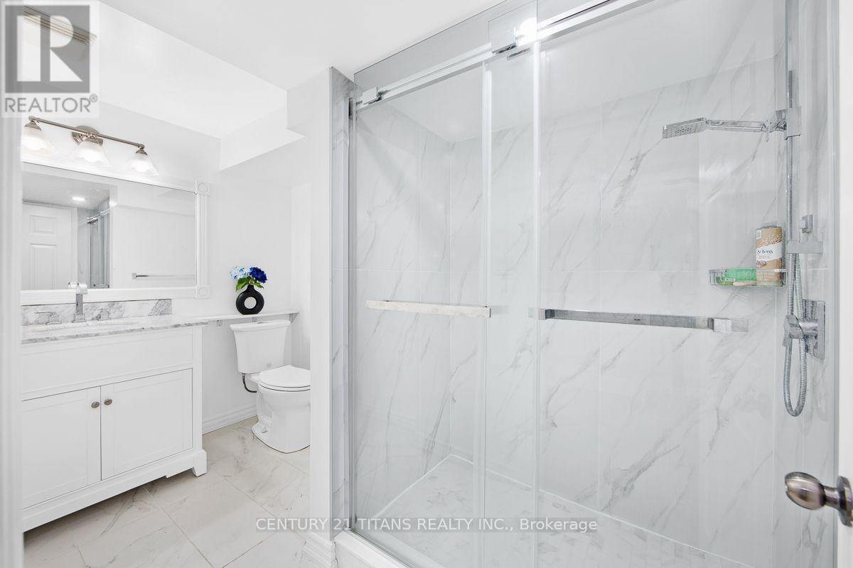 1692 Baymill Court, Mississauga, ON - Indoor Photo Showing Bathroom