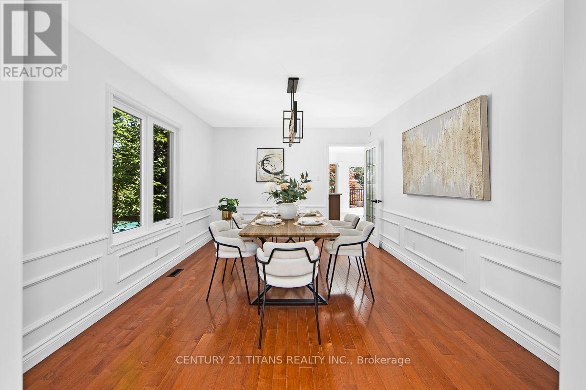 1692 Baymill Court, Mississauga, ON - Indoor Photo Showing Dining Room