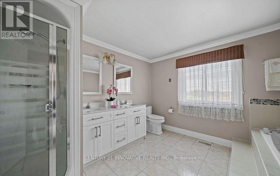 915 Catskill Drive E, Oshawa, ON - Indoor Photo Showing Bathroom