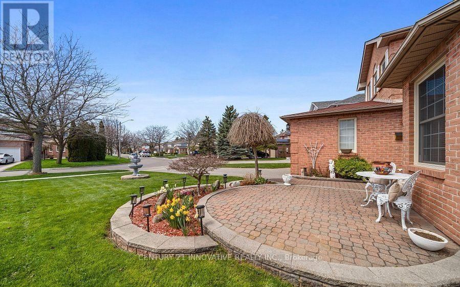 915 Catskill Drive E, Oshawa, ON - Outdoor