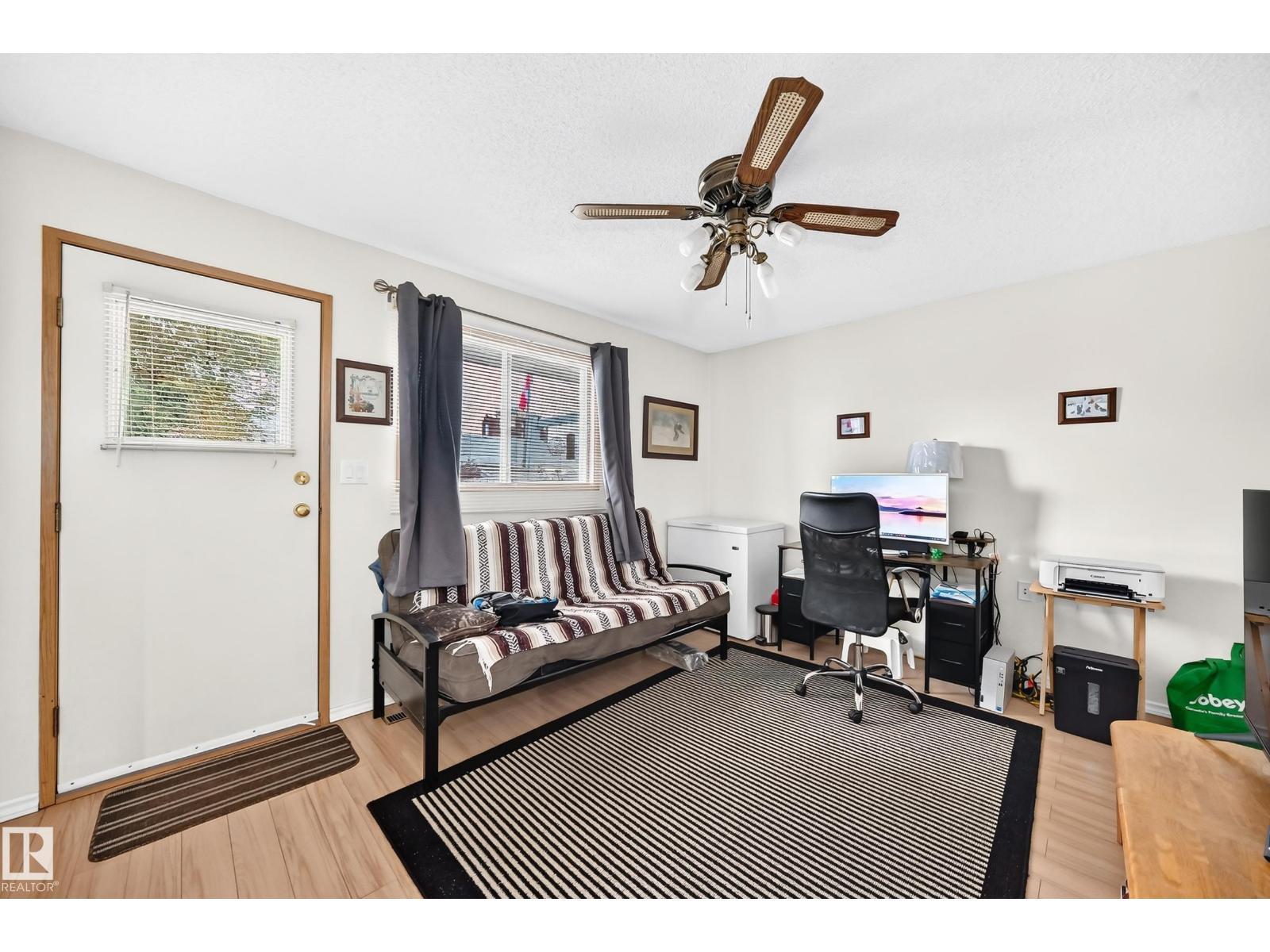 7530 137A Av Nw, Edmonton, AB - Indoor