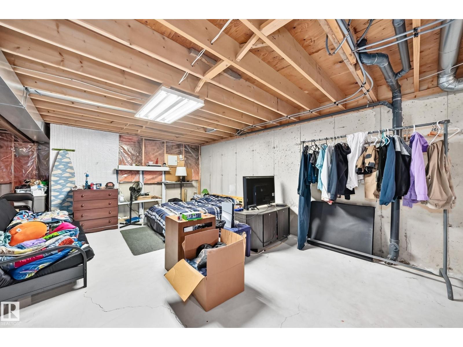 7530 137A Av Nw, Edmonton, AB - Indoor Photo Showing Basement