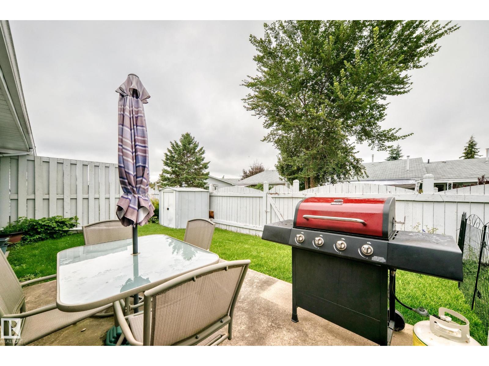 7530 137A Av Nw, Edmonton, AB - Outdoor