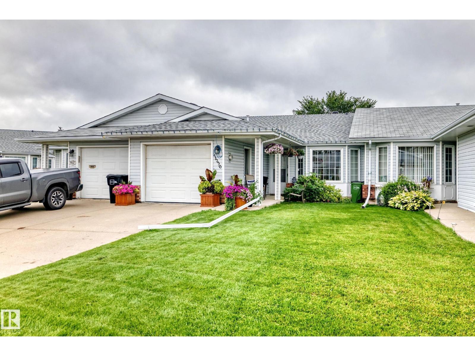 7530 137A Av Nw, Edmonton, AB - Outdoor With Facade