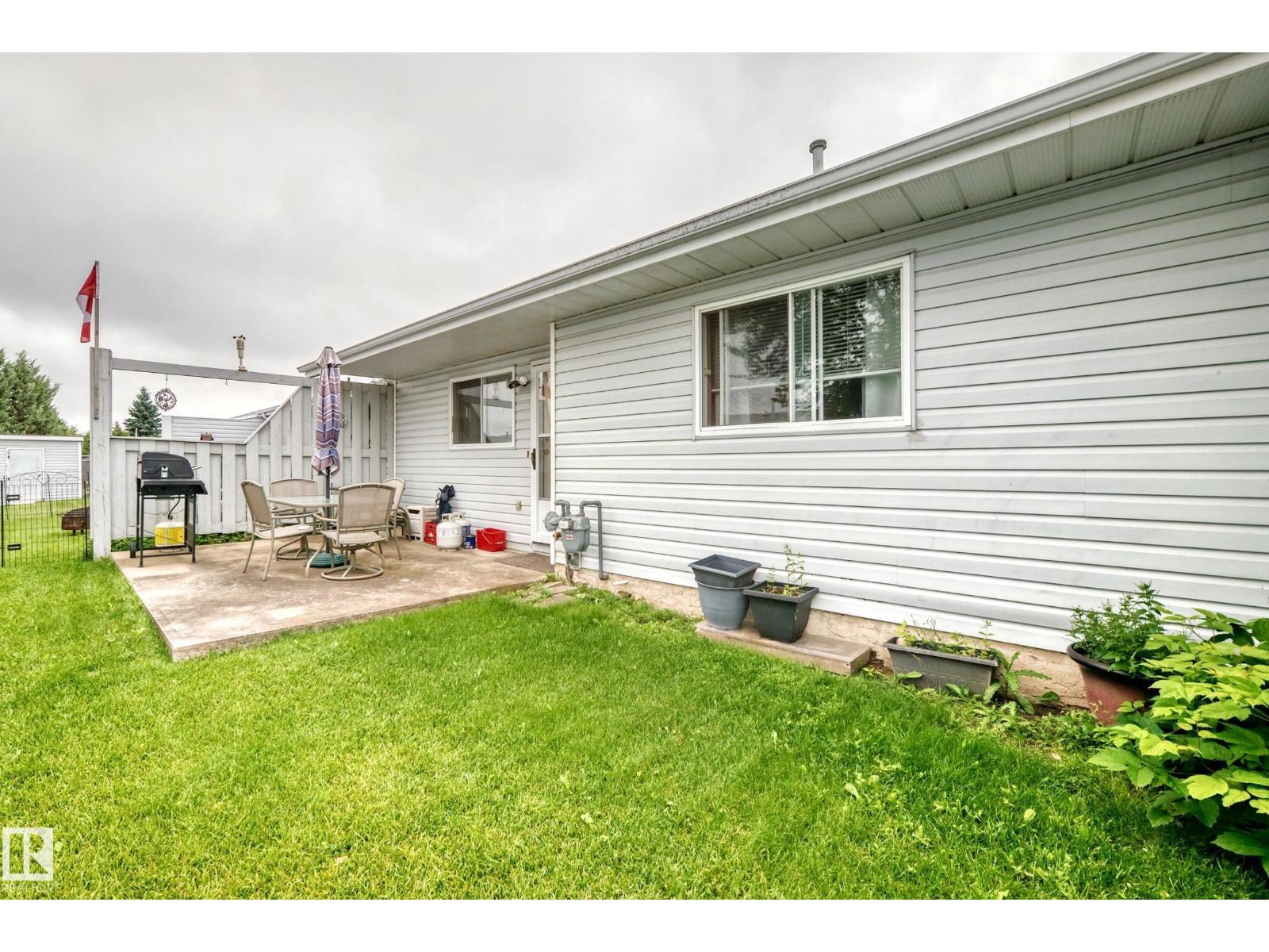 7530 137A Av Nw, Edmonton, AB - Outdoor With Exterior