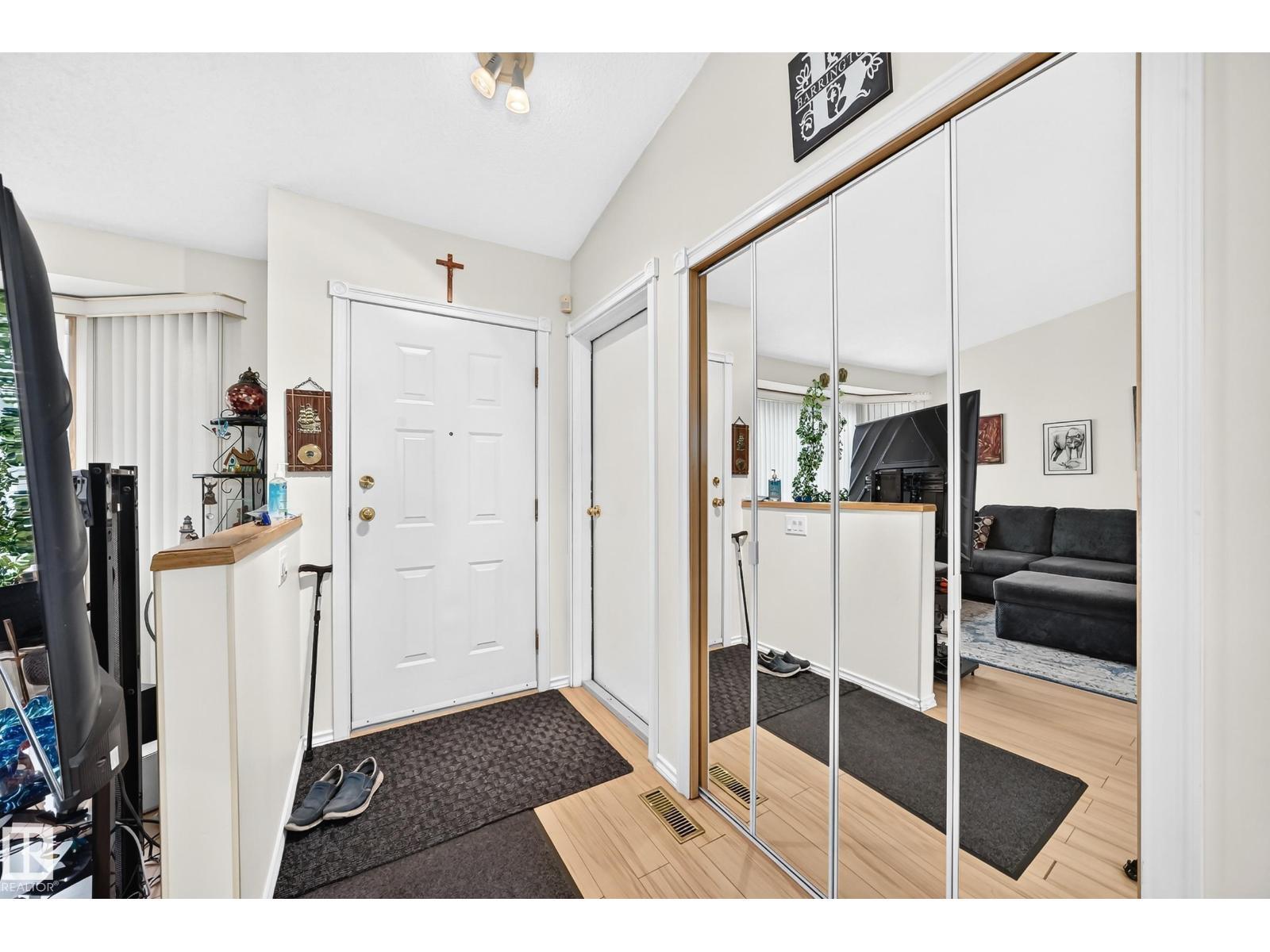 7530 137A Av Nw, Edmonton, AB - Indoor Photo Showing Other Room