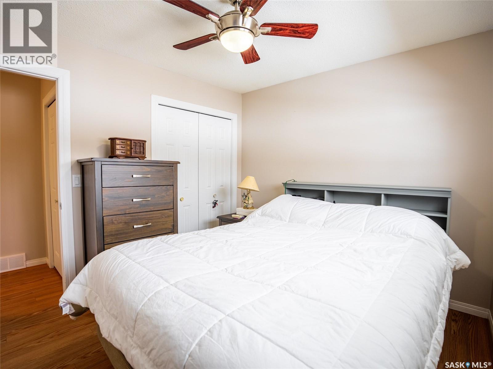 15 Dickinson Crescent, Regina, SK - Indoor Photo Showing Bedroom