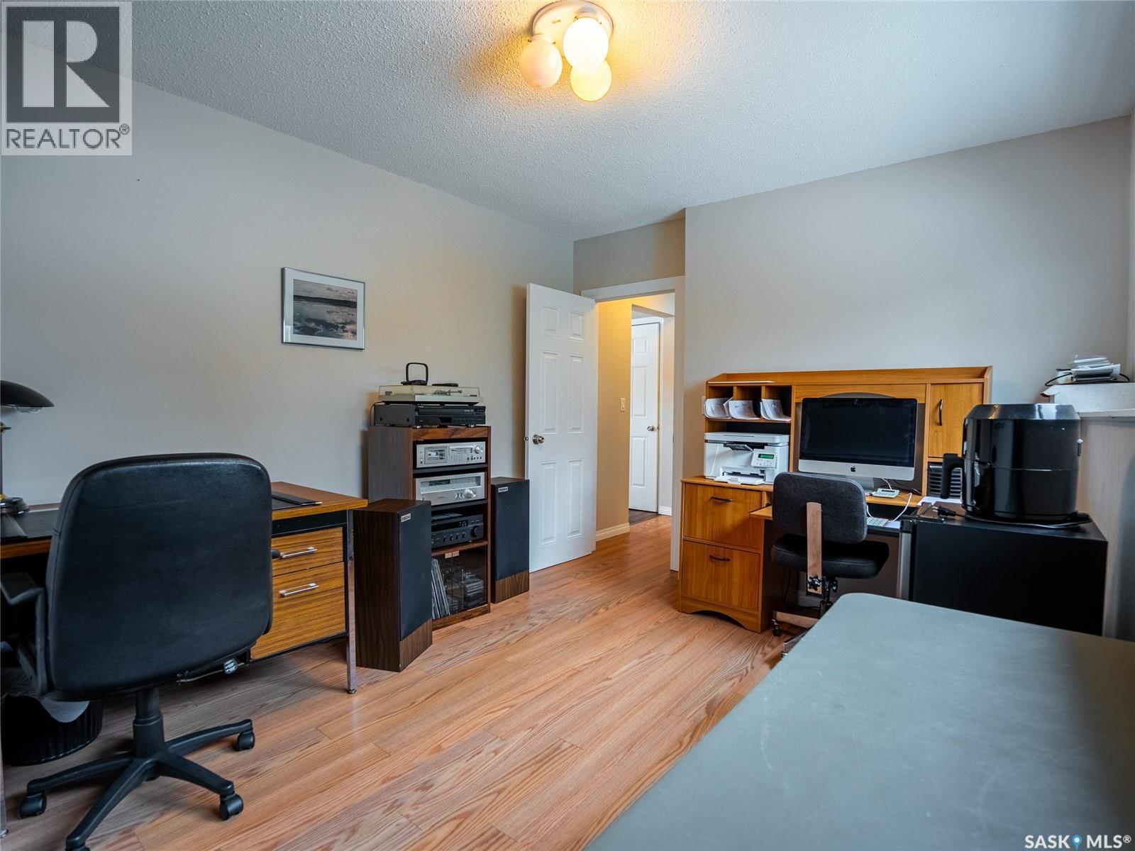 15 Dickinson Crescent, Regina, SK - Indoor Photo Showing Office