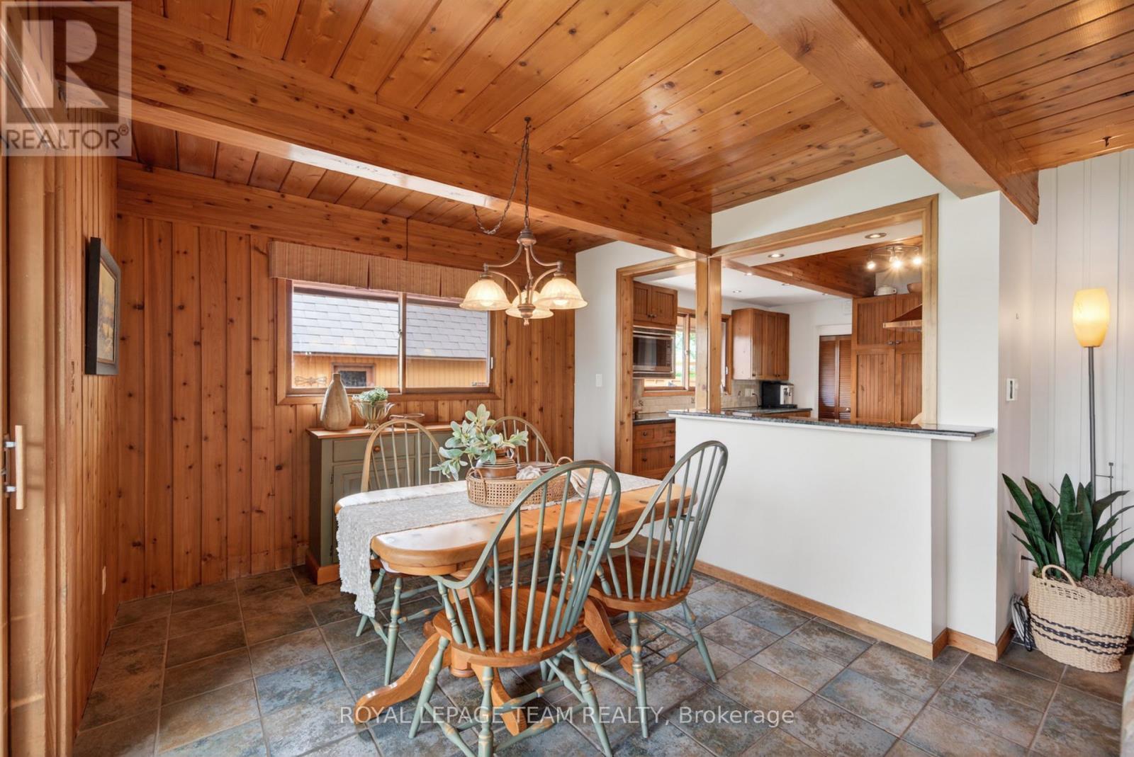 6721 Rideau Street S, Ottawa, ON - Indoor Photo Showing Dining Room