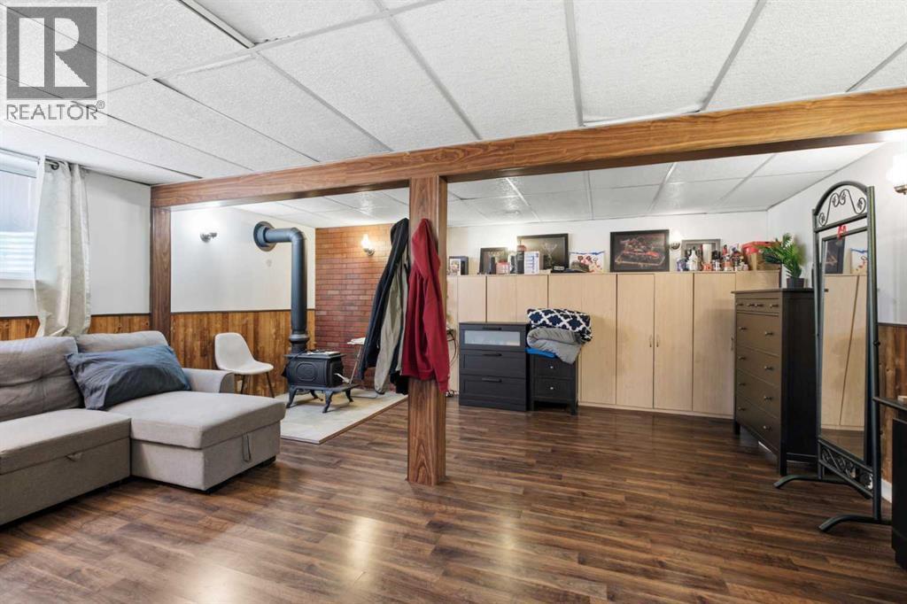 4227 49 Street Ne, Calgary, AB - Indoor