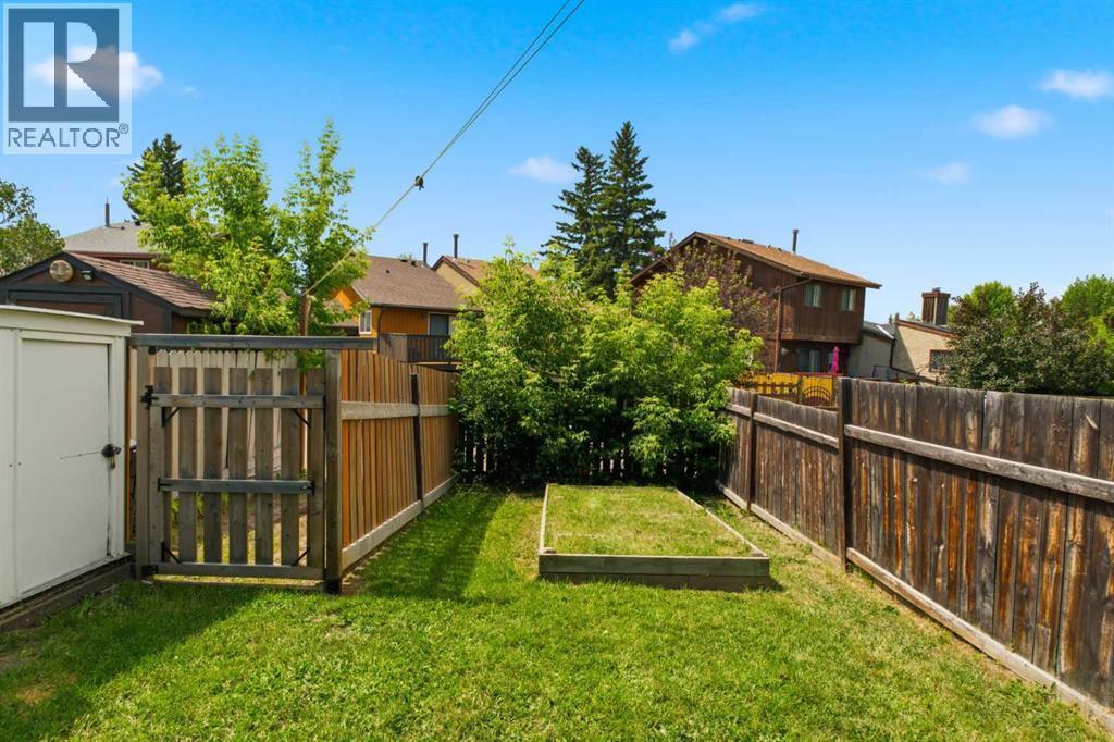 4227 49 Street Ne, Calgary, AB - Outdoor With Exterior