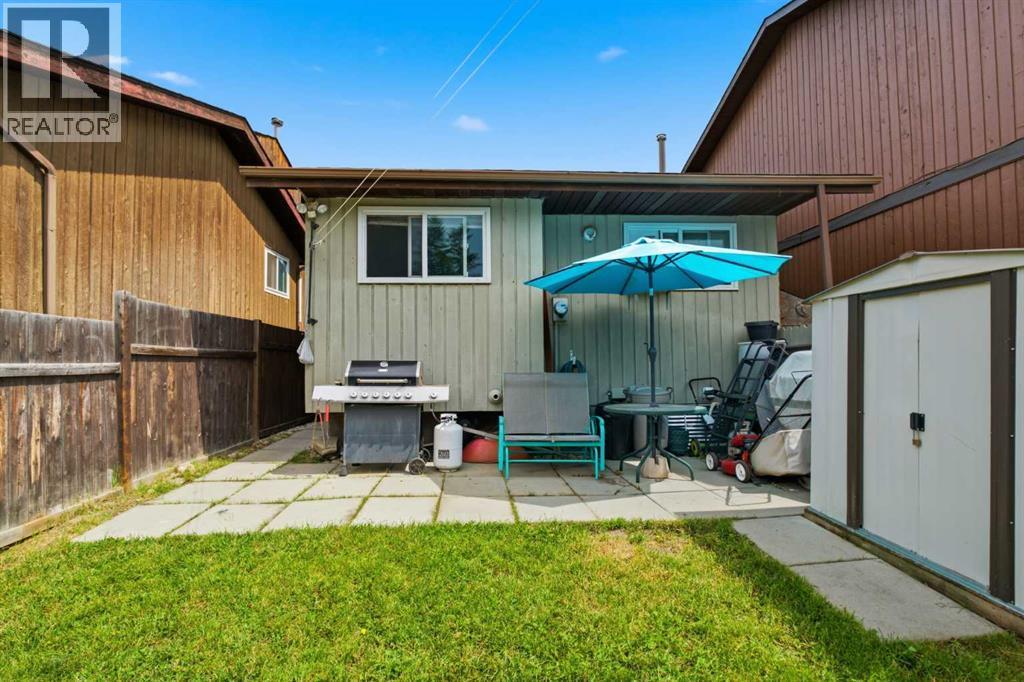 4227 49 Street Ne, Calgary, AB - Outdoor With Exterior