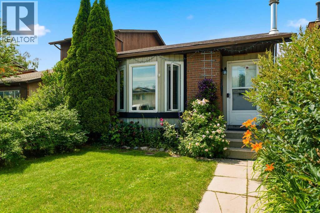 4227 49 Street Ne, Calgary, AB - Outdoor