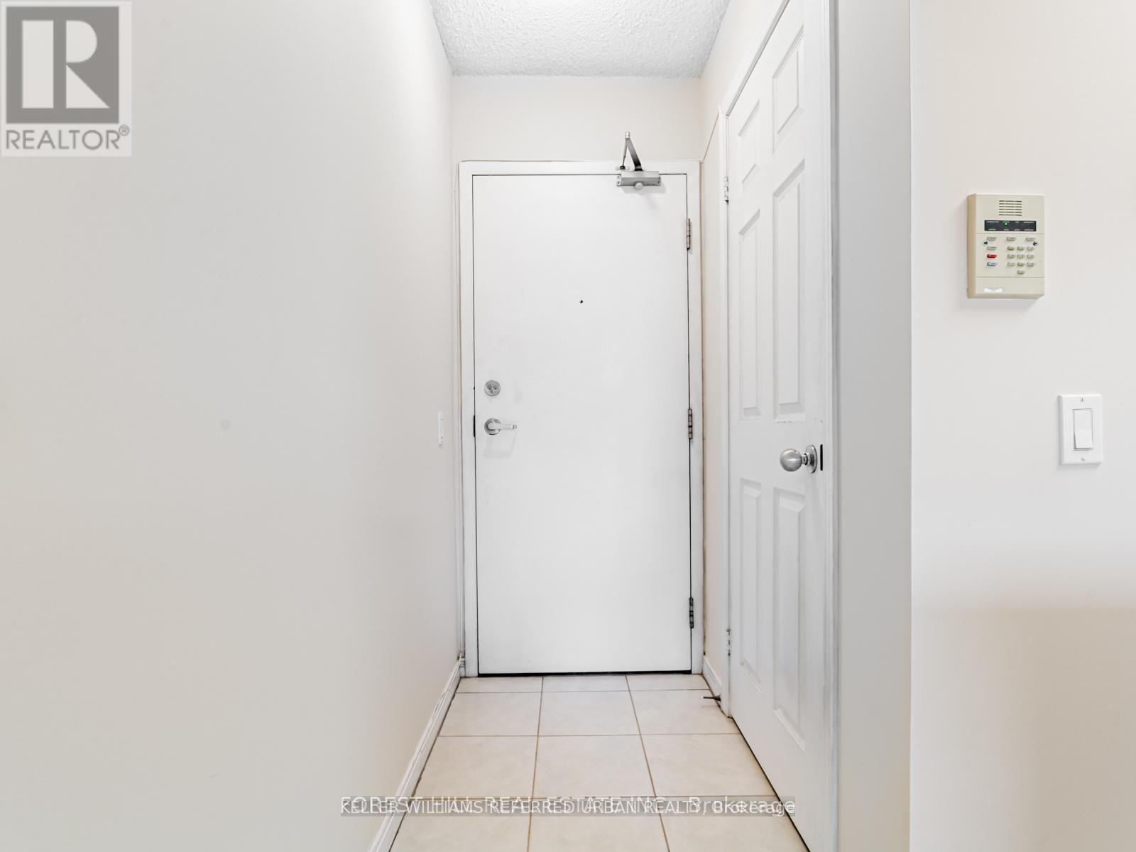 1501 - 30 Harrison Garden Boulevard, Toronto, ON - Indoor Photo Showing Other Room