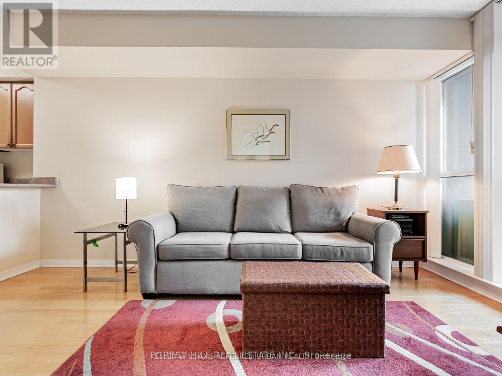 1501 - 30 Harrison Garden Boulevard, Toronto, ON - Indoor Photo Showing Living Room