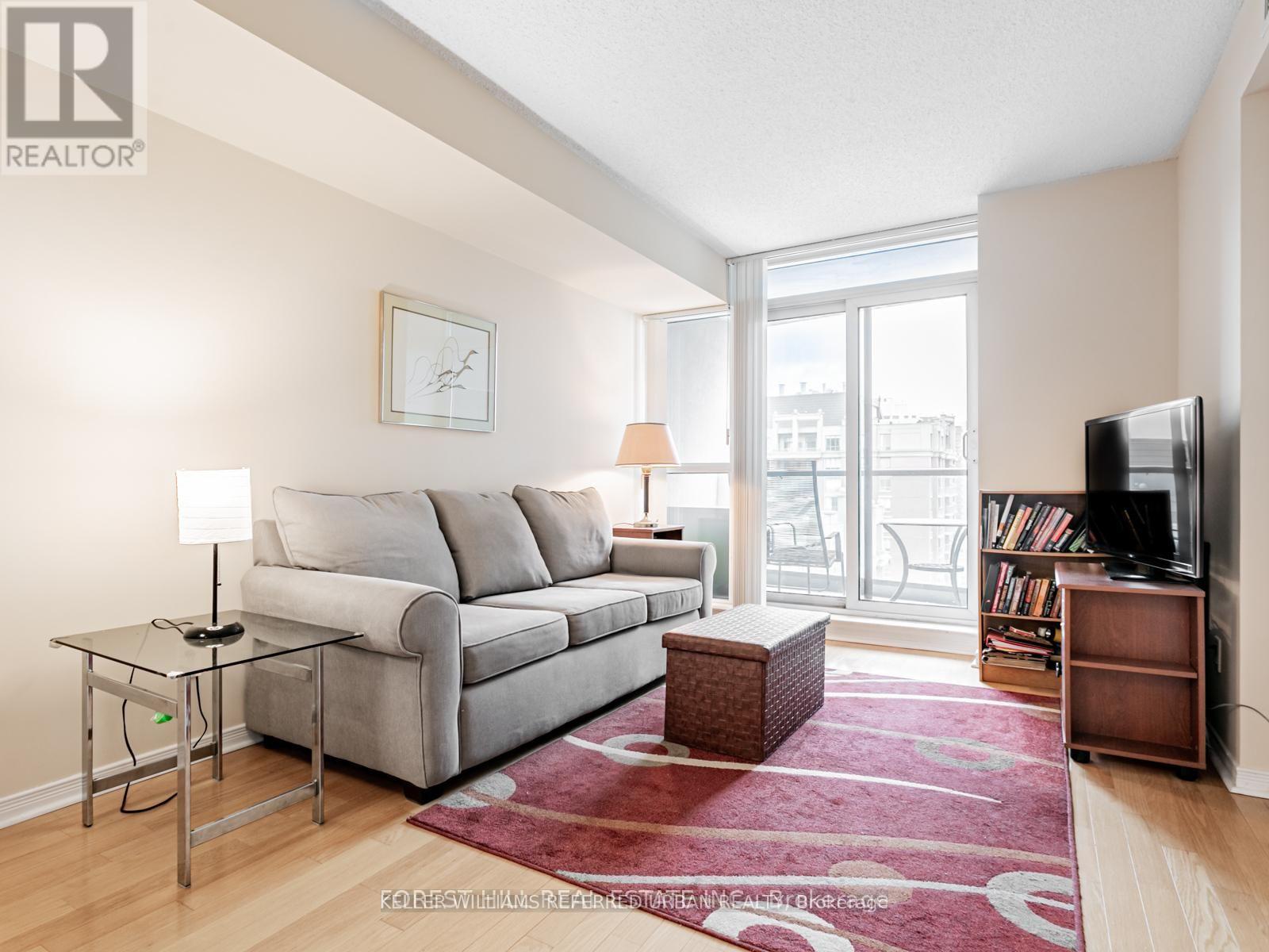 1501 - 30 Harrison Garden Boulevard, Toronto, ON - Indoor Photo Showing Living Room