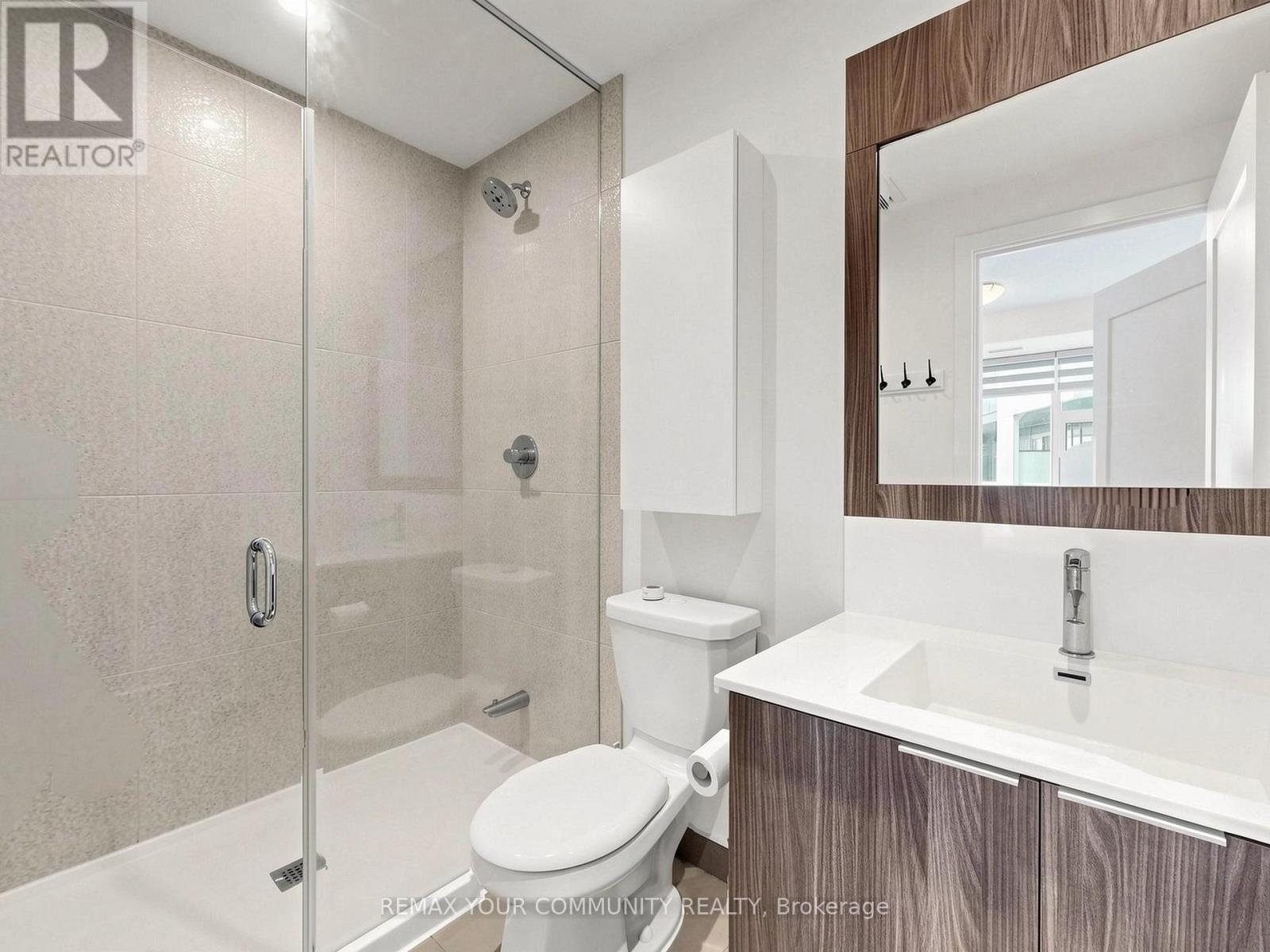 963 - 25 Adra Grado Way, Toronto, ON - Indoor Photo Showing Bathroom