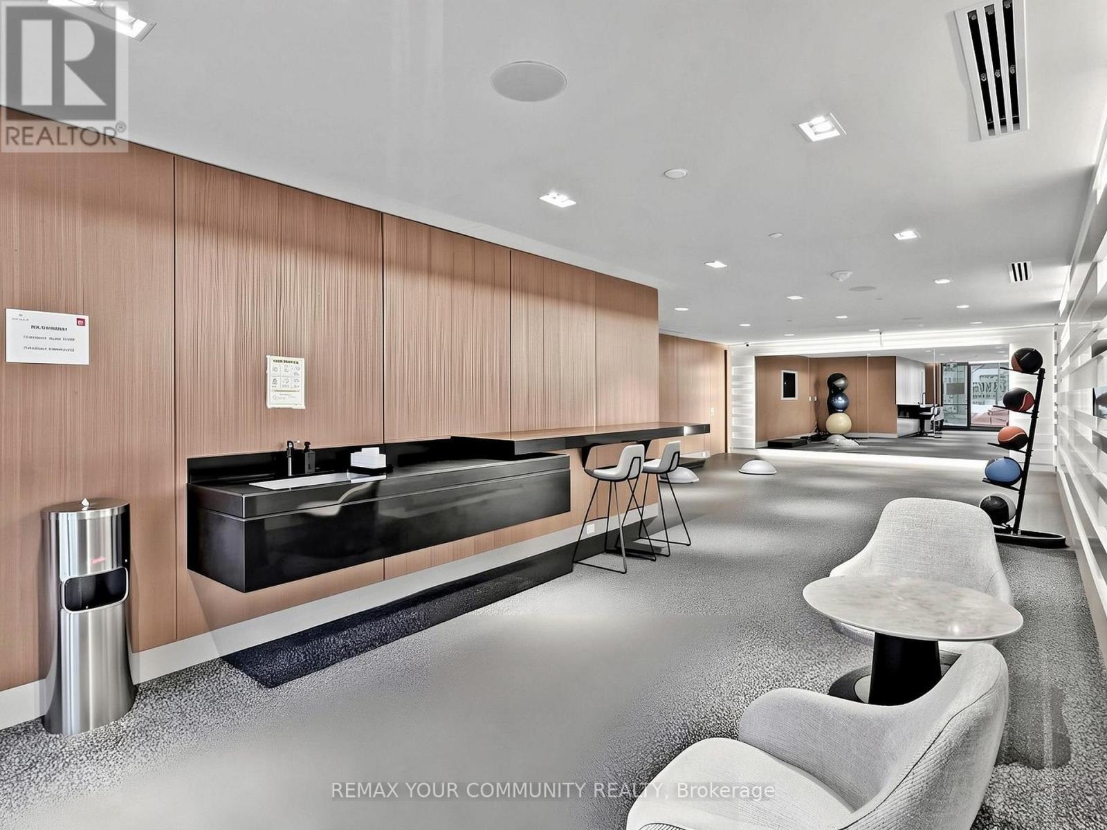 963 - 25 Adra Grado Way, Toronto, ON - Indoor Photo Showing Other Room
