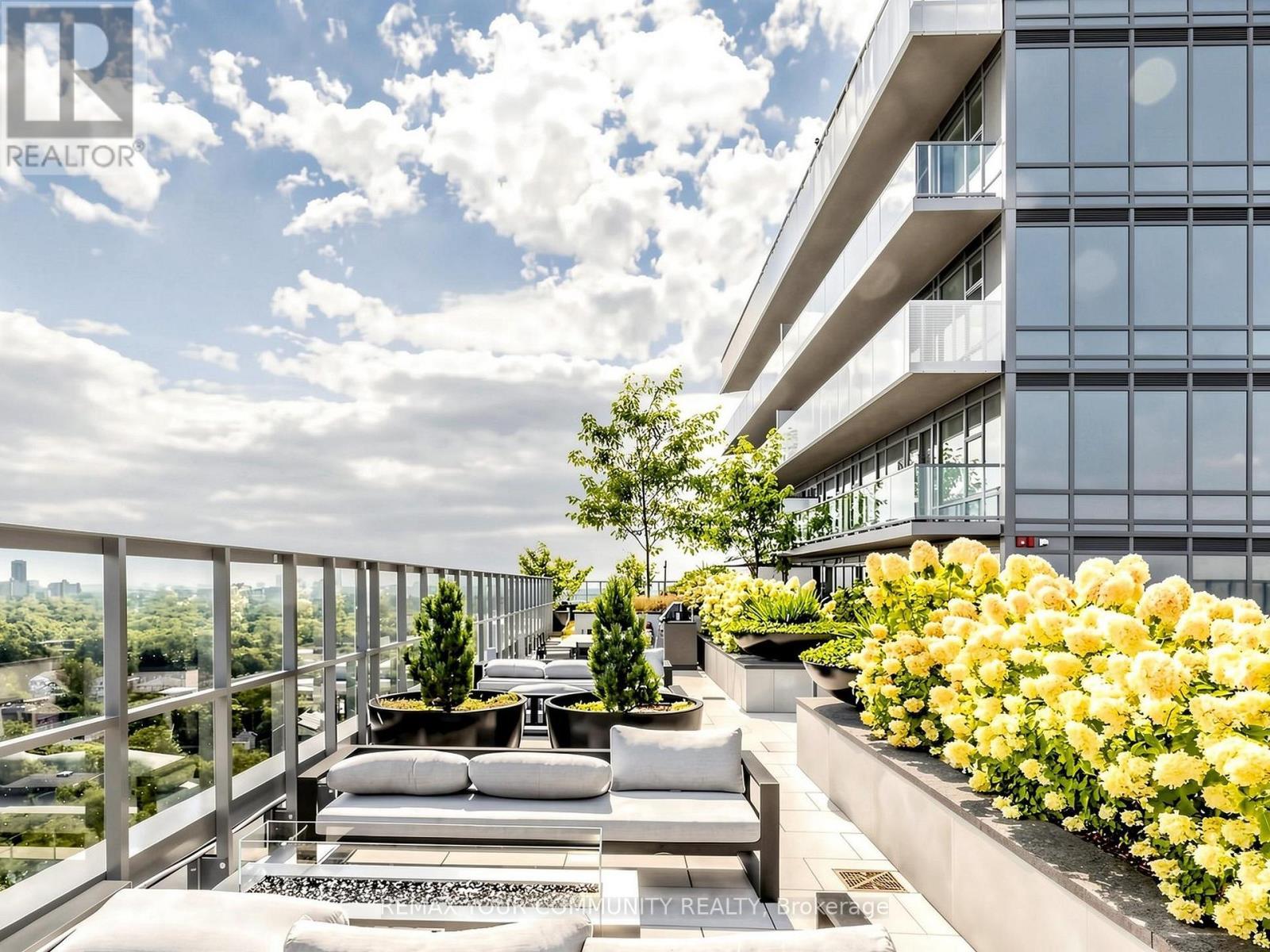 963 - 25 Adra Grado Way, Toronto, ON - Outdoor
