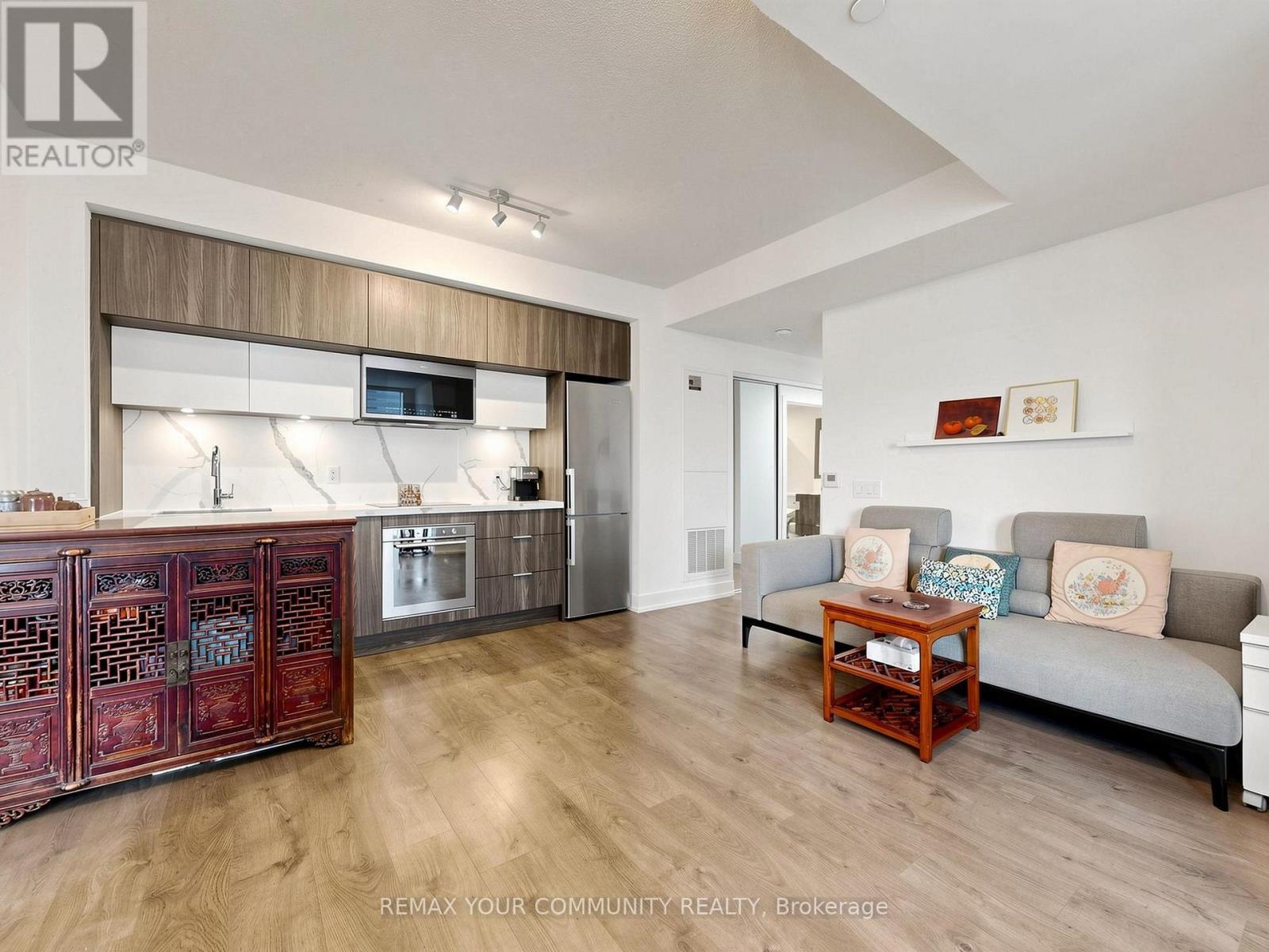 963 - 25 Adra Grado Way, Toronto, ON - Indoor