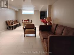 (BASEMENT)190 HILLSVIEW DRIVE N Richmond Hill, ON L4C 1T2
