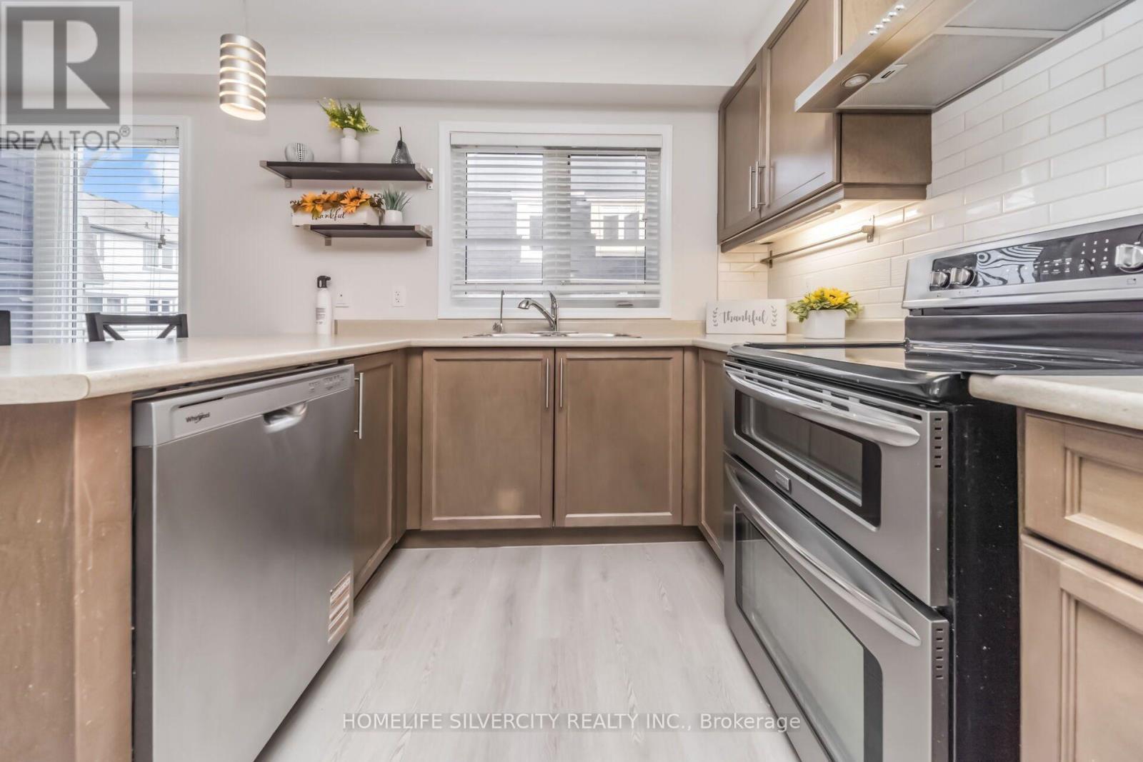 31 Betterton Crescent, Brampton, ON - Indoor Photo Showing Kitchen