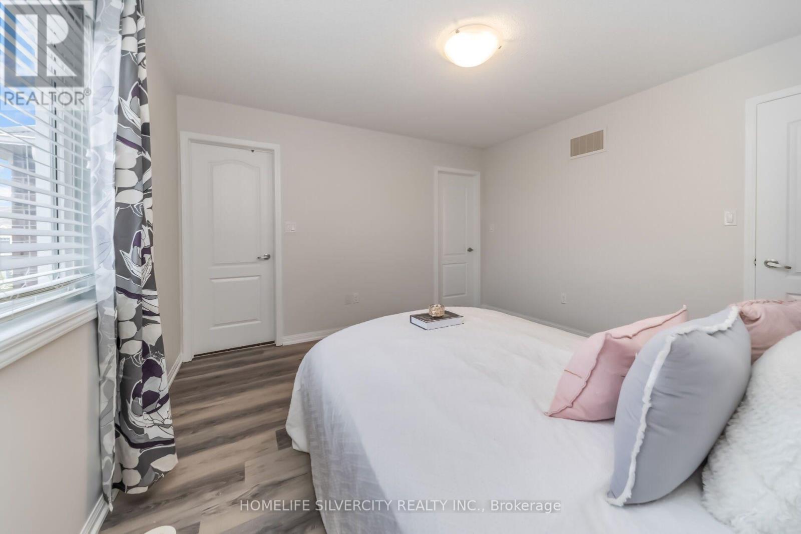 31 Betterton Crescent, Brampton, ON - Indoor Photo Showing Bedroom