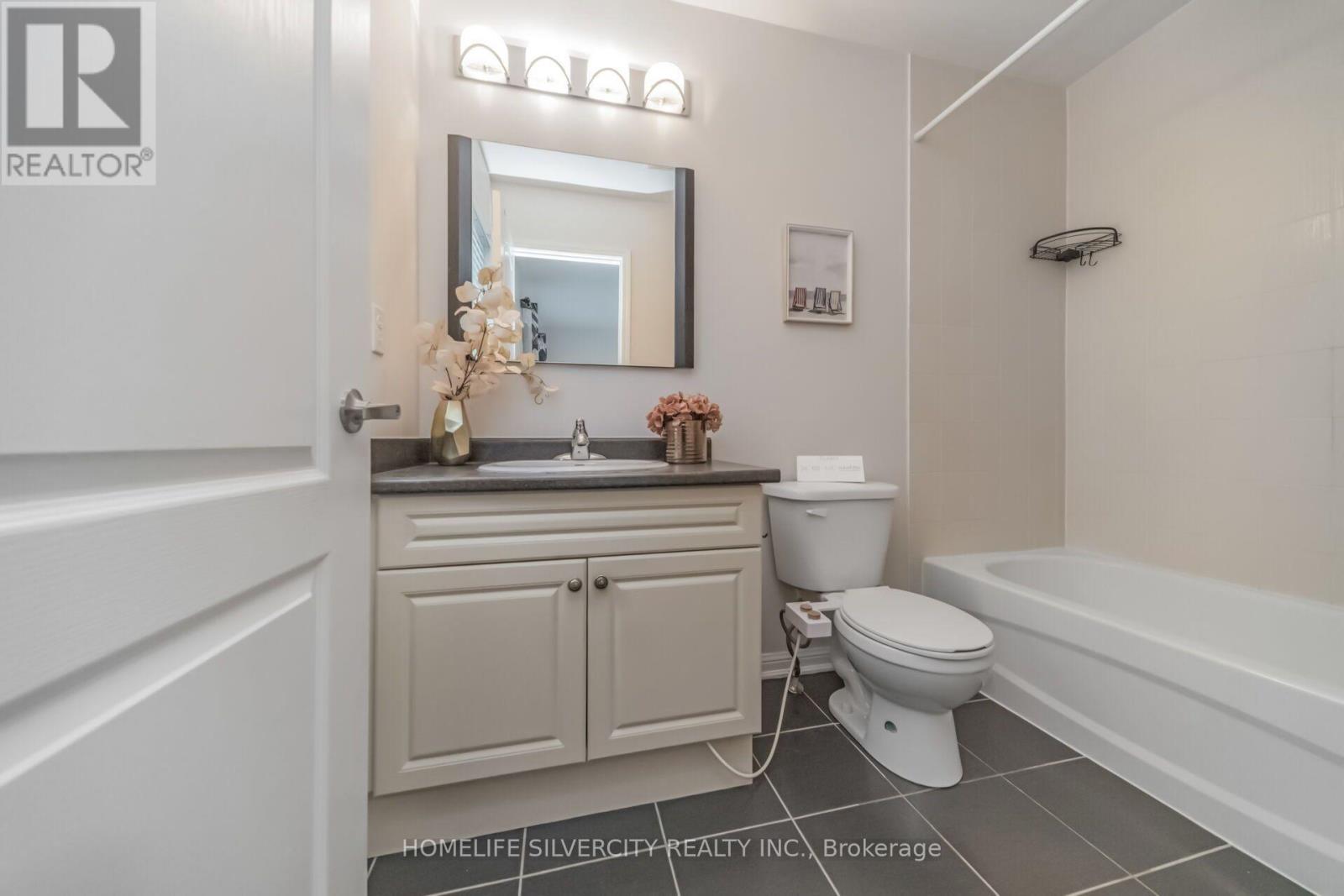 31 Betterton Crescent, Brampton, ON - Indoor Photo Showing Bathroom