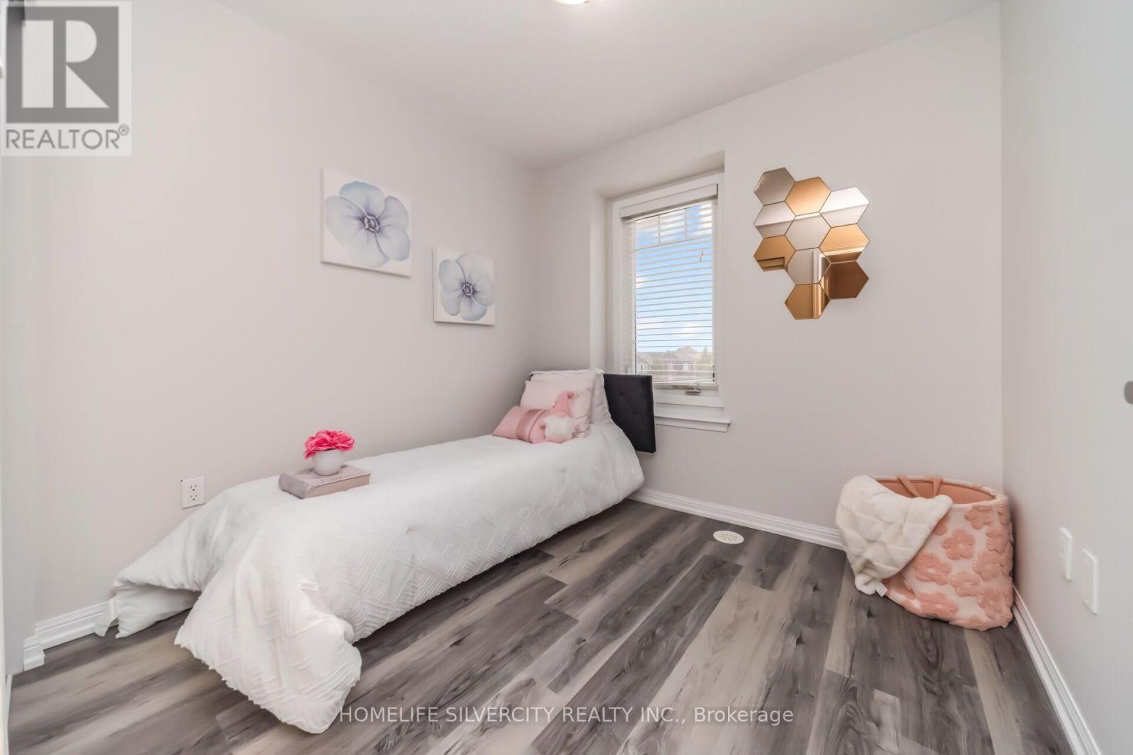 31 Betterton Crescent, Brampton, ON - Indoor Photo Showing Bedroom