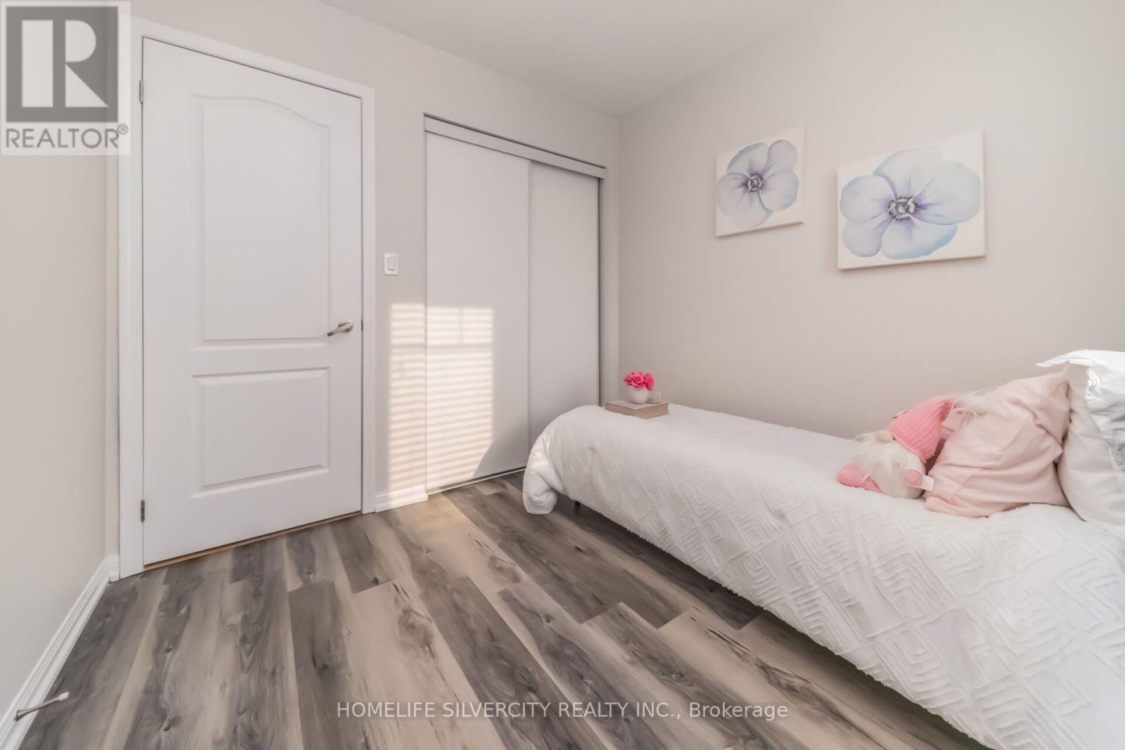 31 Betterton Crescent, Brampton, ON - Indoor Photo Showing Bedroom