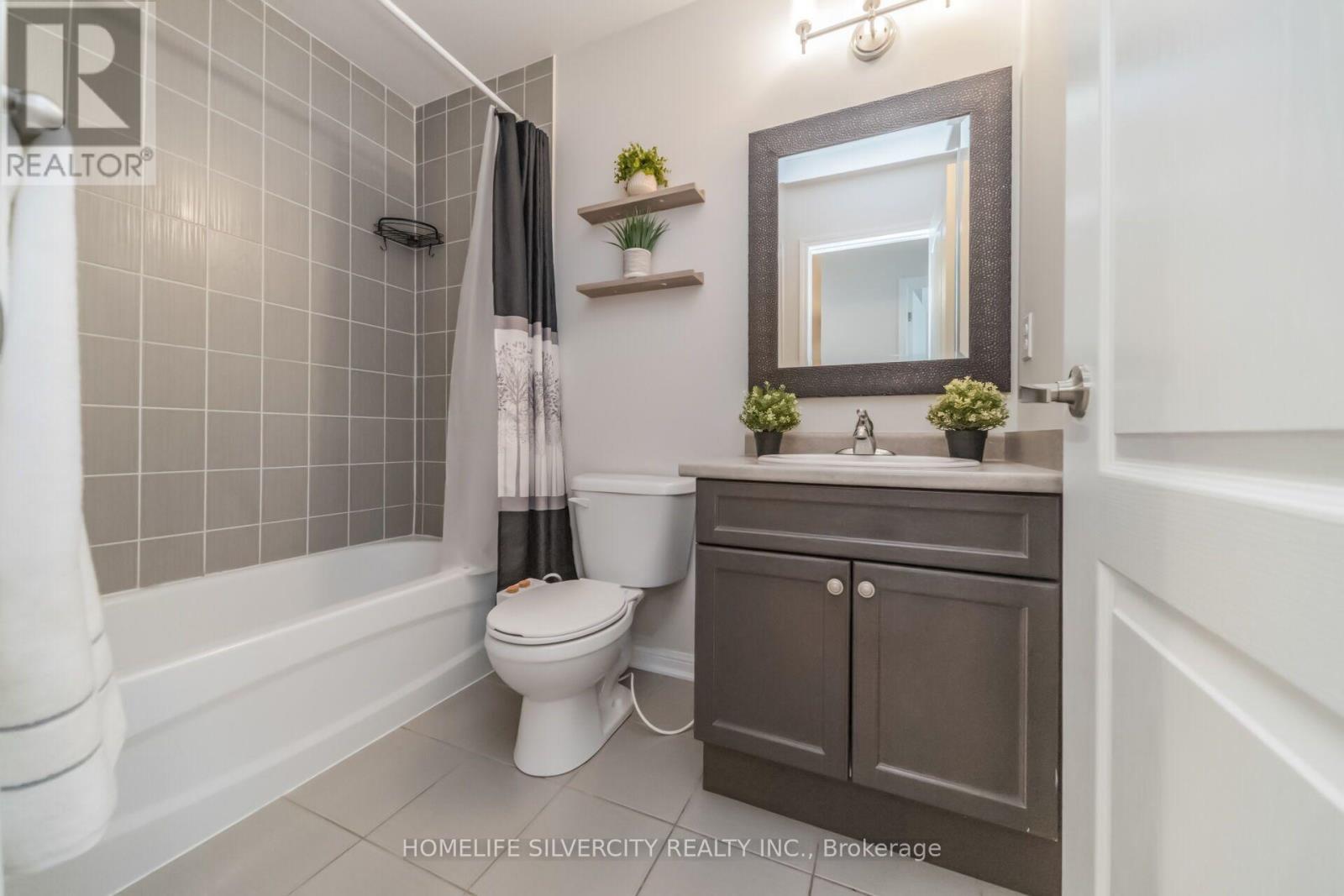 31 Betterton Crescent, Brampton, ON - Indoor Photo Showing Bathroom