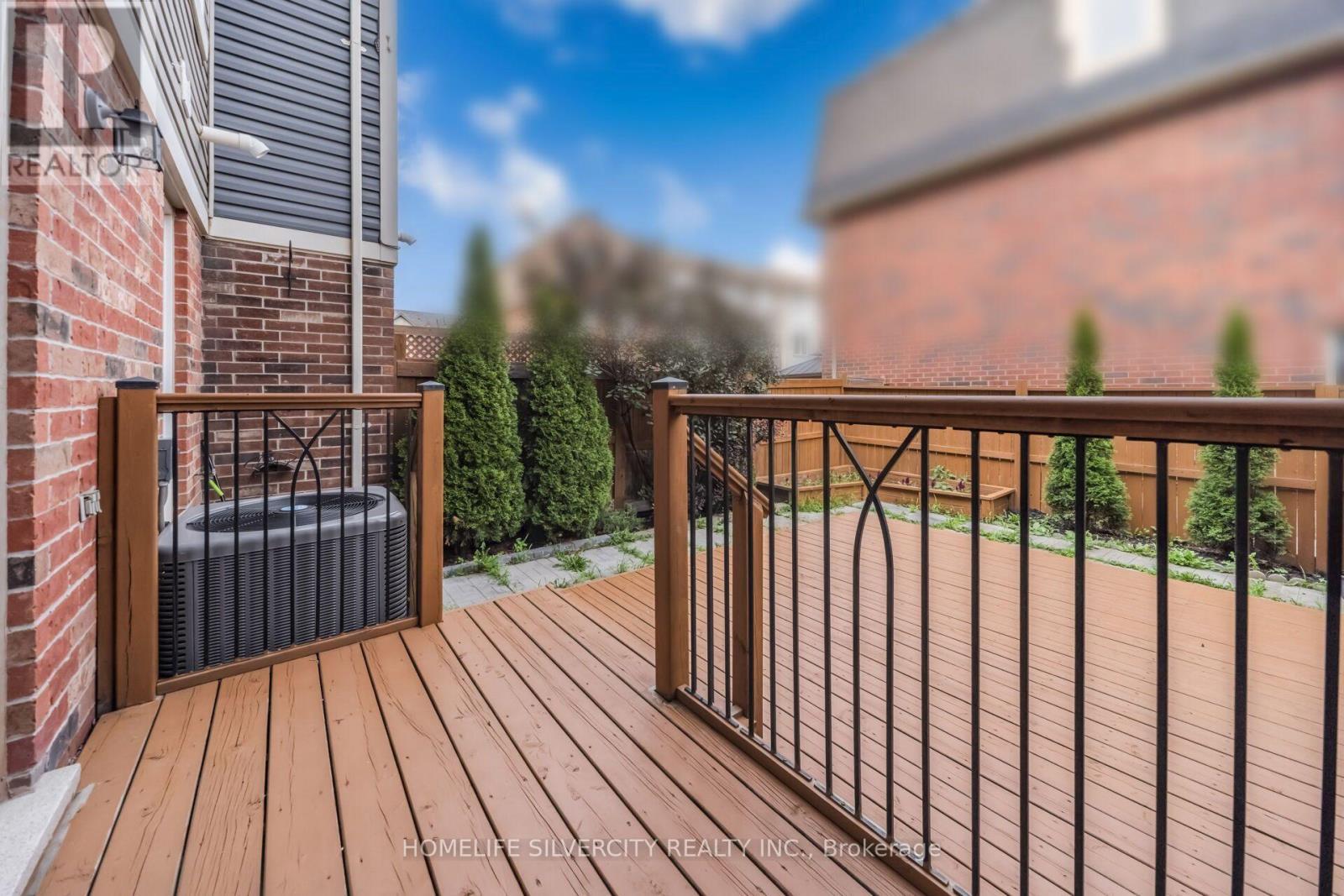 31 Betterton Crescent, Brampton, ON - Outdoor With Deck Patio Veranda