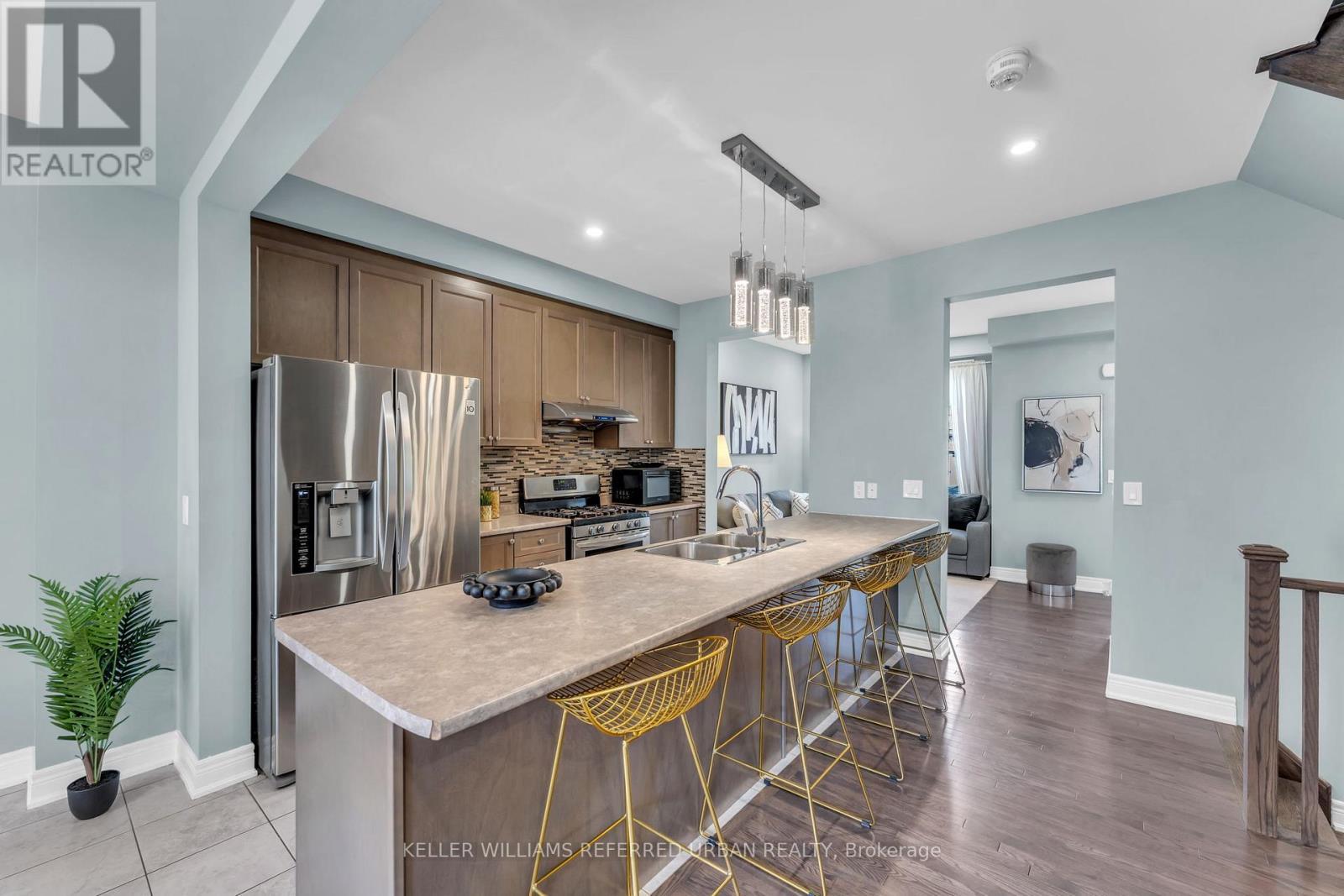 36 Ledger Point Crescent, Brampton, ON - Indoor Photo Showing Kitchen With Double Sink